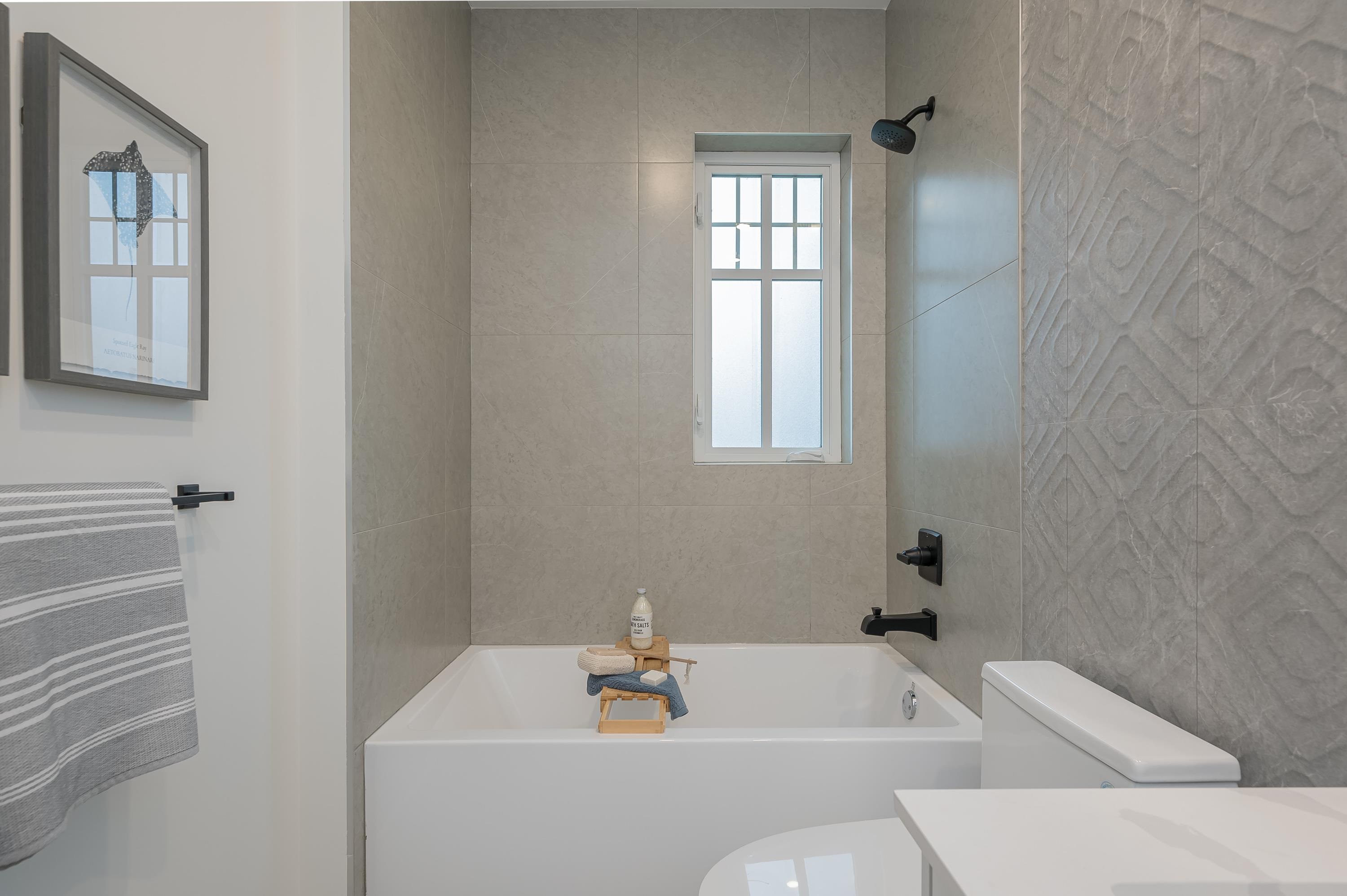 1 4829 48 AVENUE Unit: 1