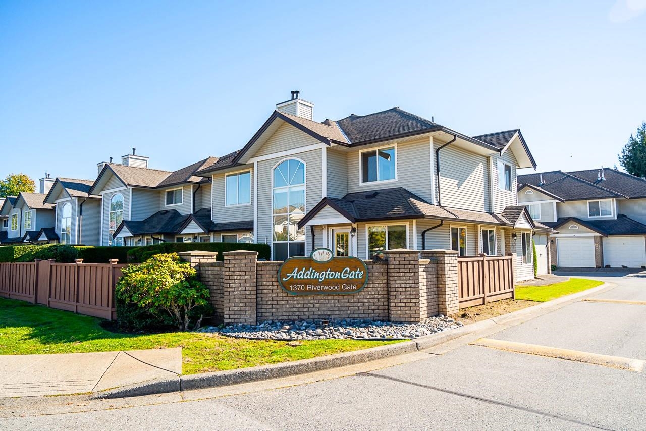 52 1370 RIVERWOOD GATE Unit: 52