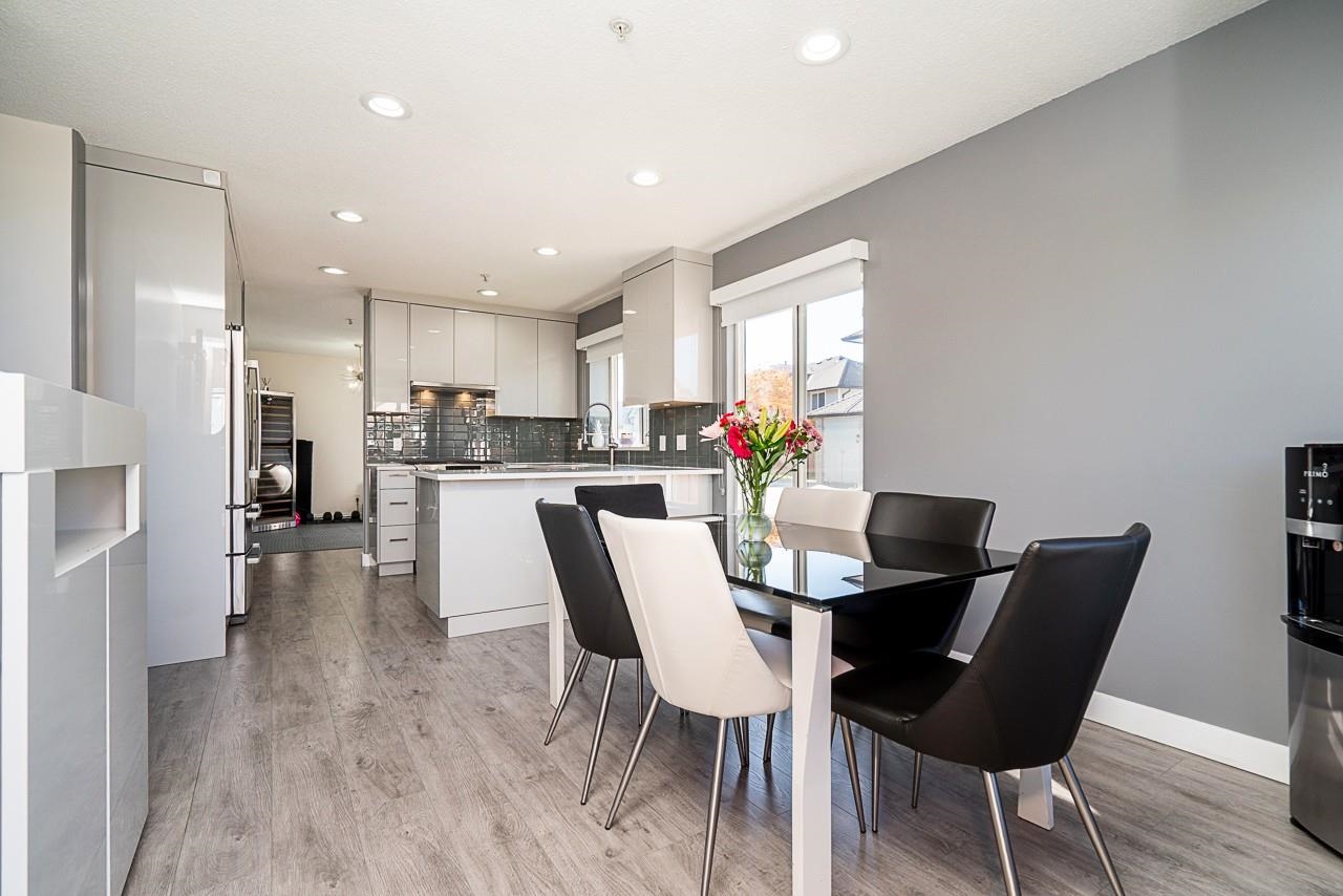 52 1370 RIVERWOOD GATE Unit: 52