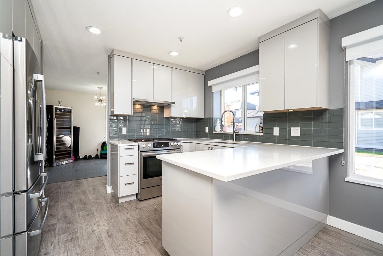 52 1370 RIVERWOOD GATE Unit: 52