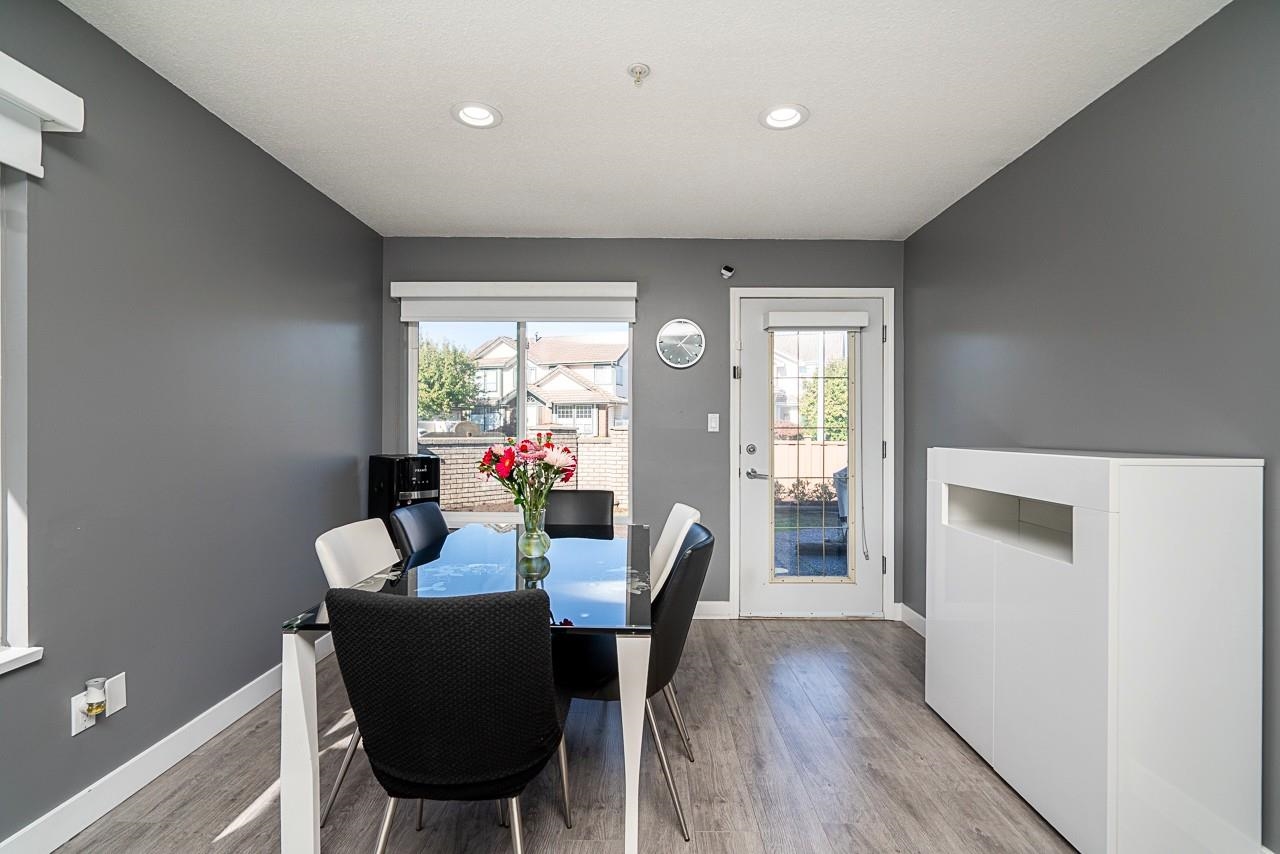 52 1370 RIVERWOOD GATE Unit: 52