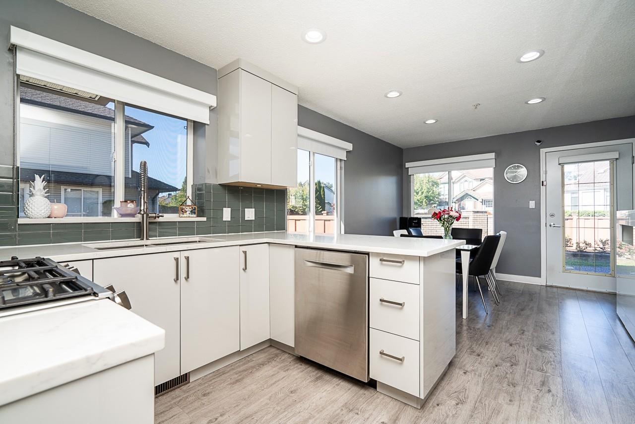 52 1370 RIVERWOOD GATE Unit: 52