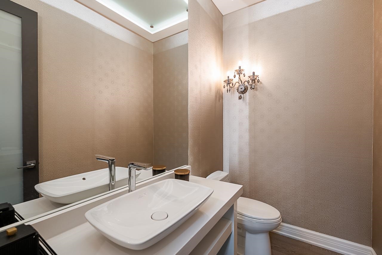 14237 VINE AVENUE