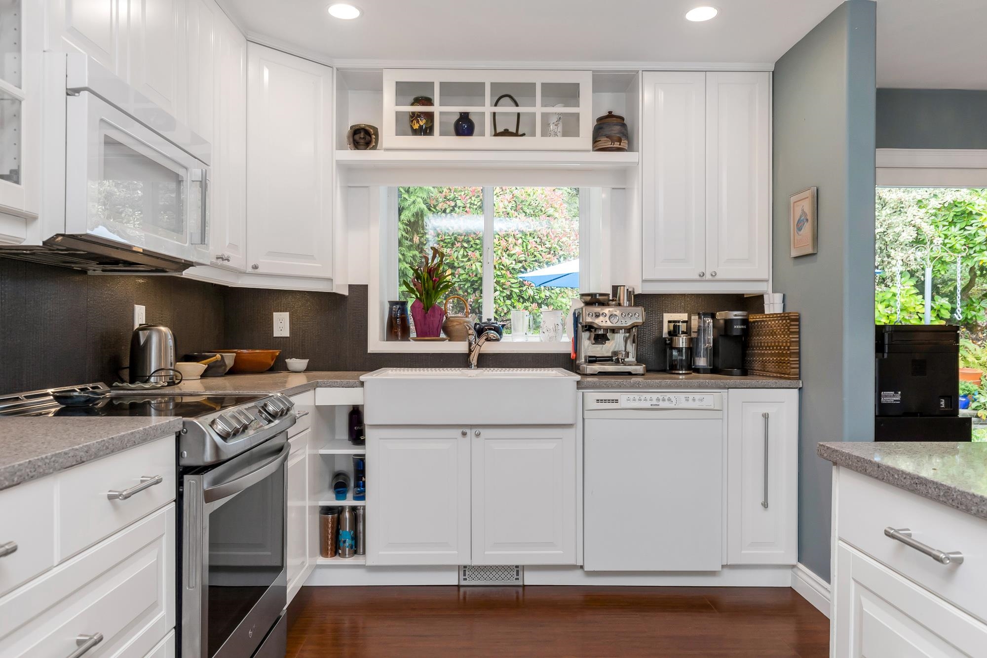 22 34250 HAZELWOOD AVENUE Unit: 22
