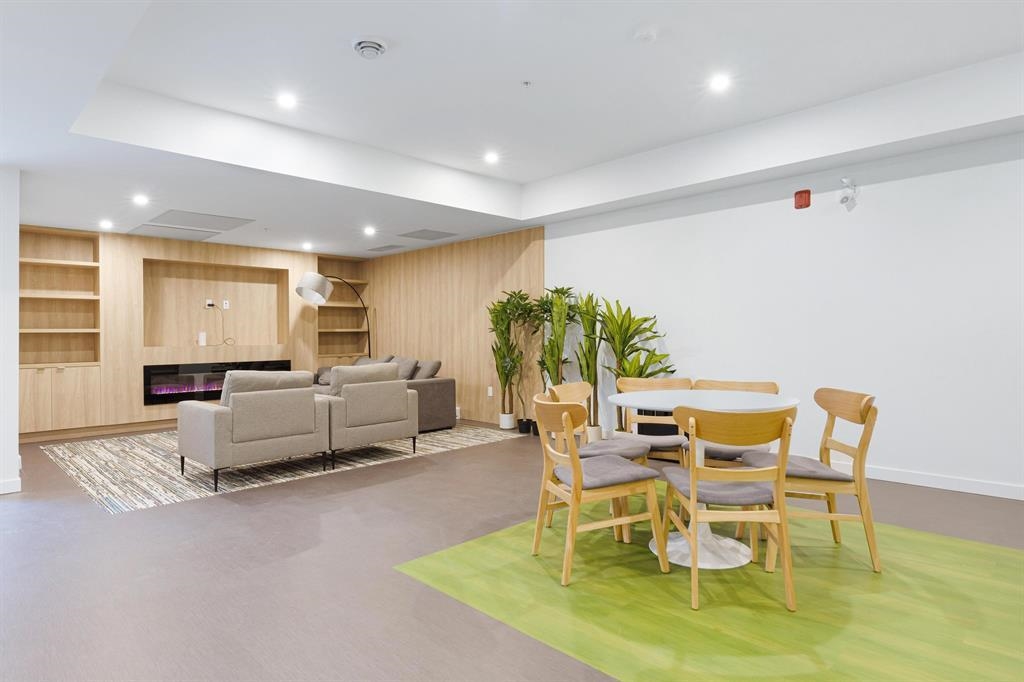 307 13858 108 AVENUE Unit: 307
