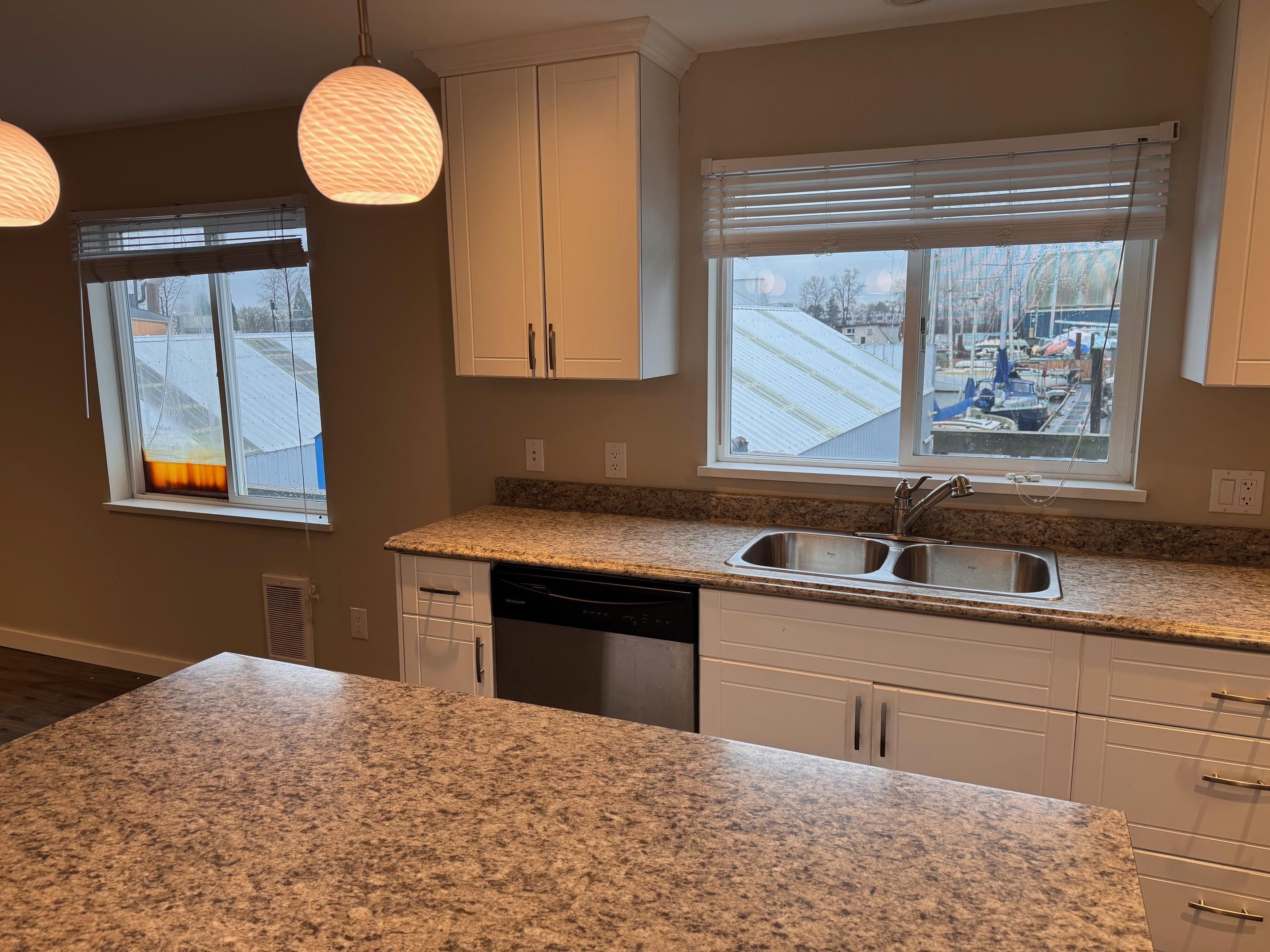 1 23226 DYKE ROAD Unit: 1