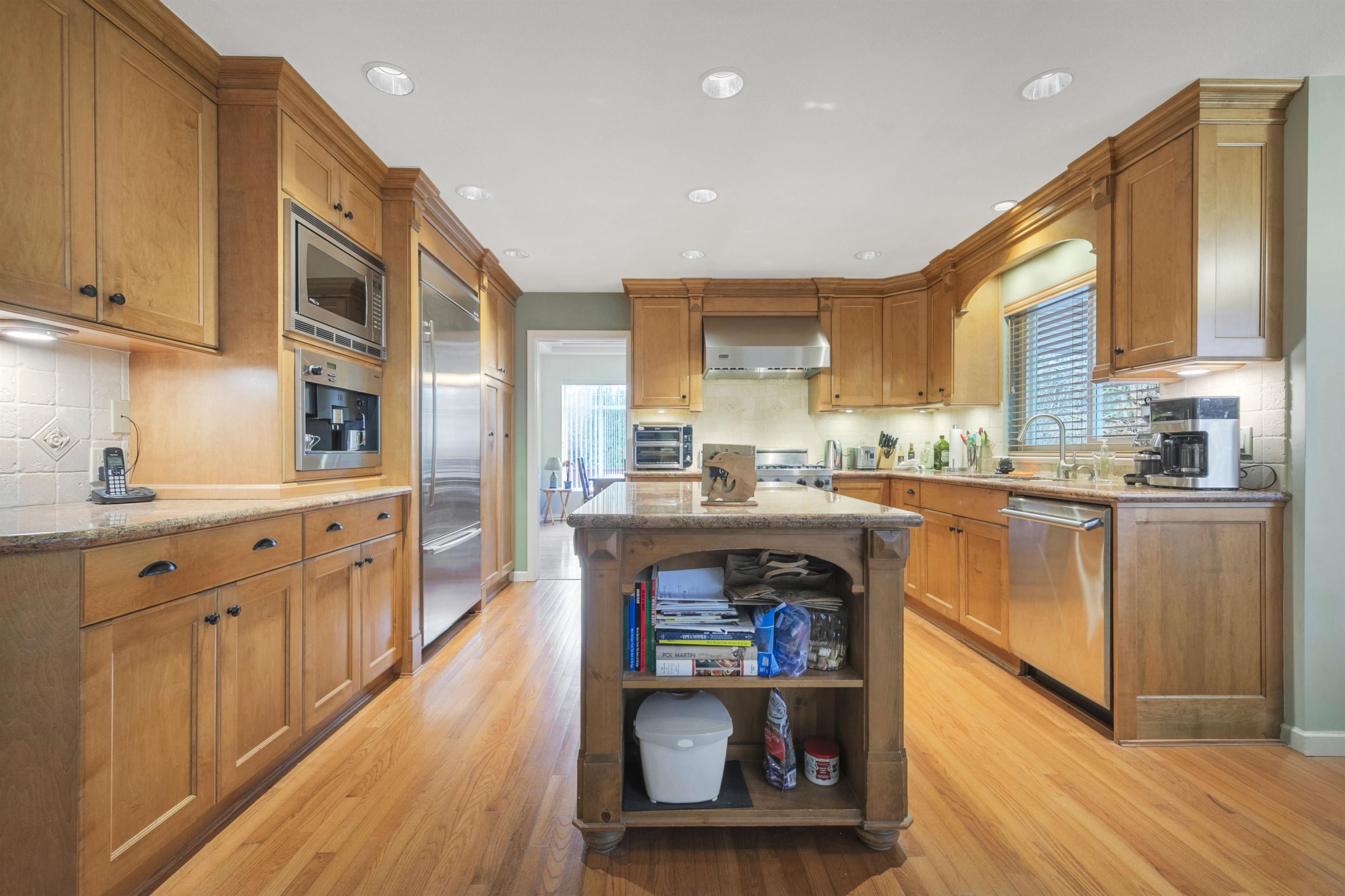 4411 BENZ CRESCENT