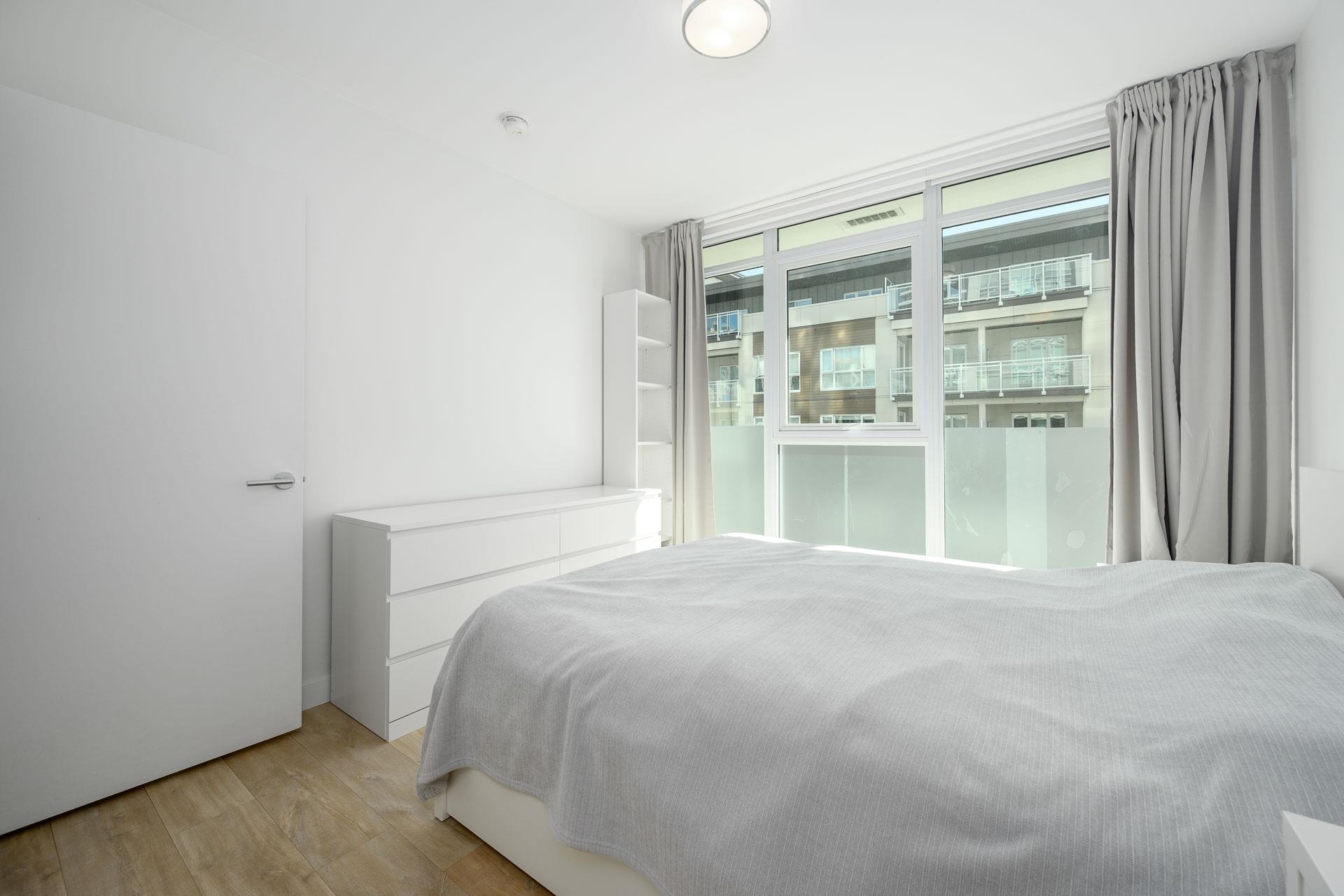 407 525 FOSTER AVENUE Unit: 407