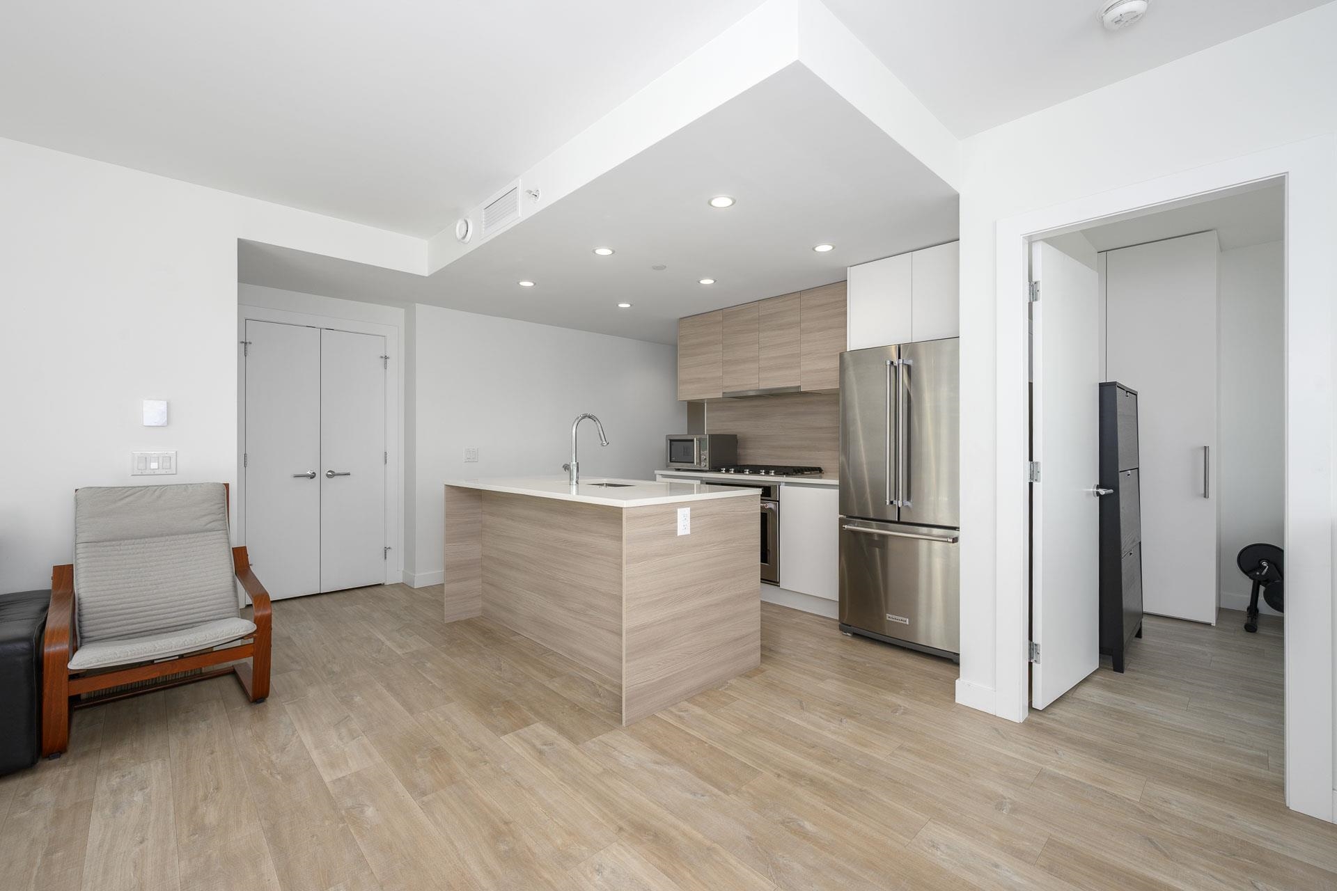 407 525 FOSTER AVENUE Unit: 407