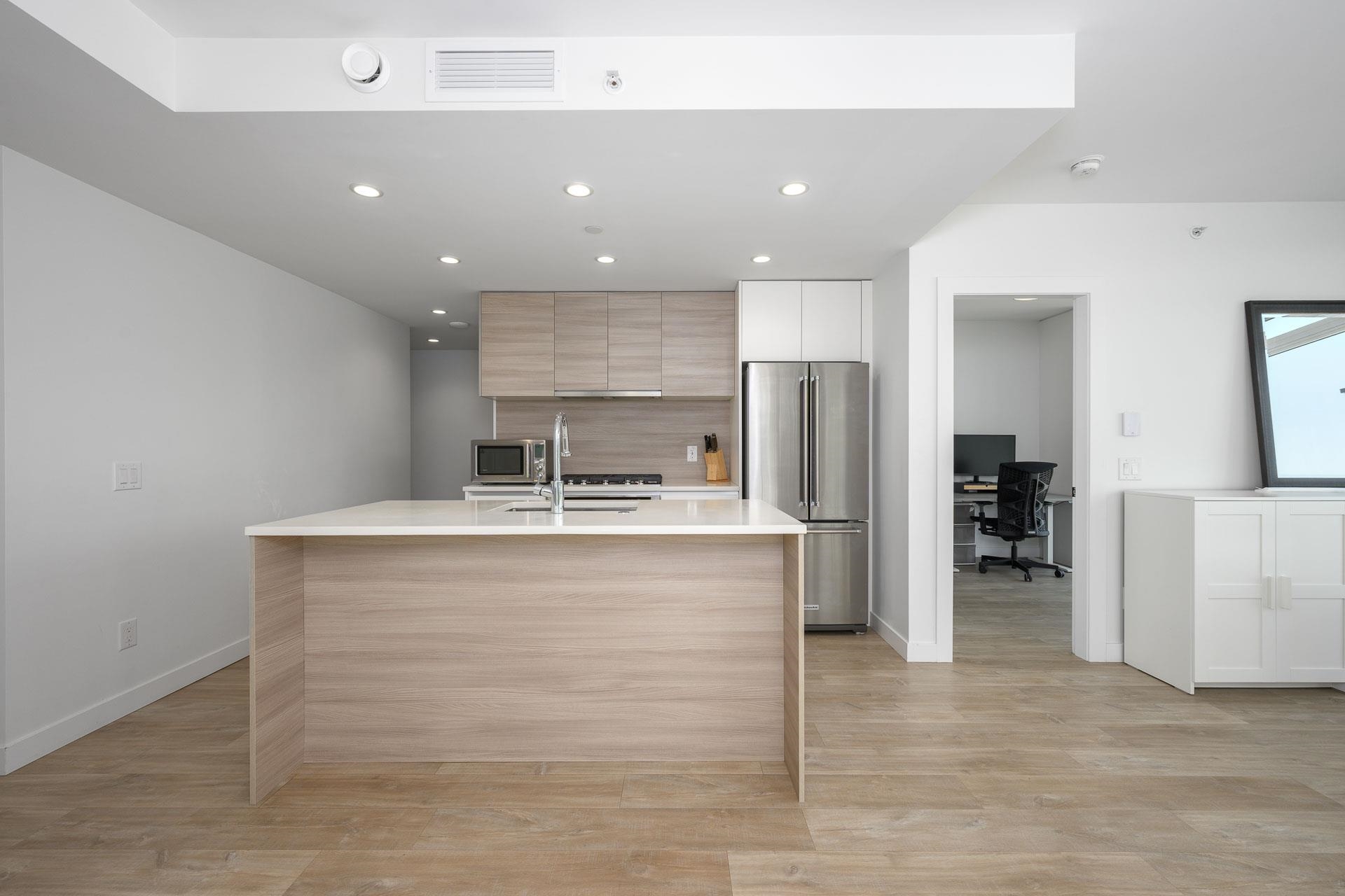407 525 FOSTER AVENUE Unit: 407
