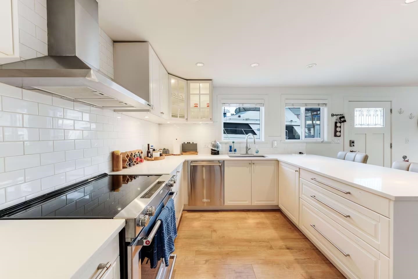 A015 415 ESPLANADE AVENUE Unit: A015