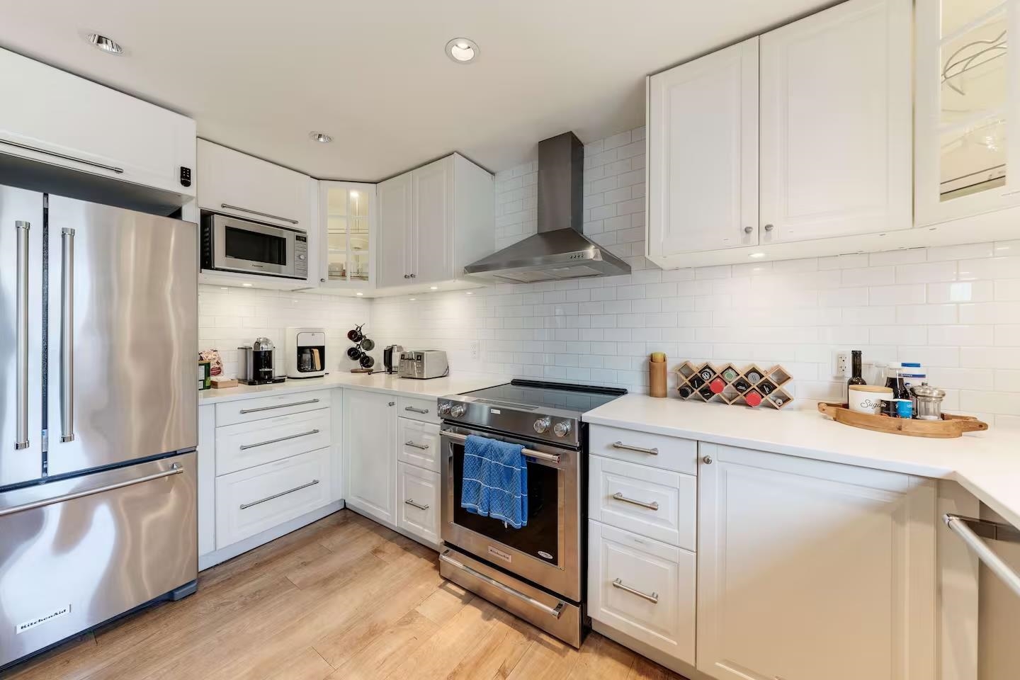 A015 415 ESPLANADE AVENUE Unit: A015