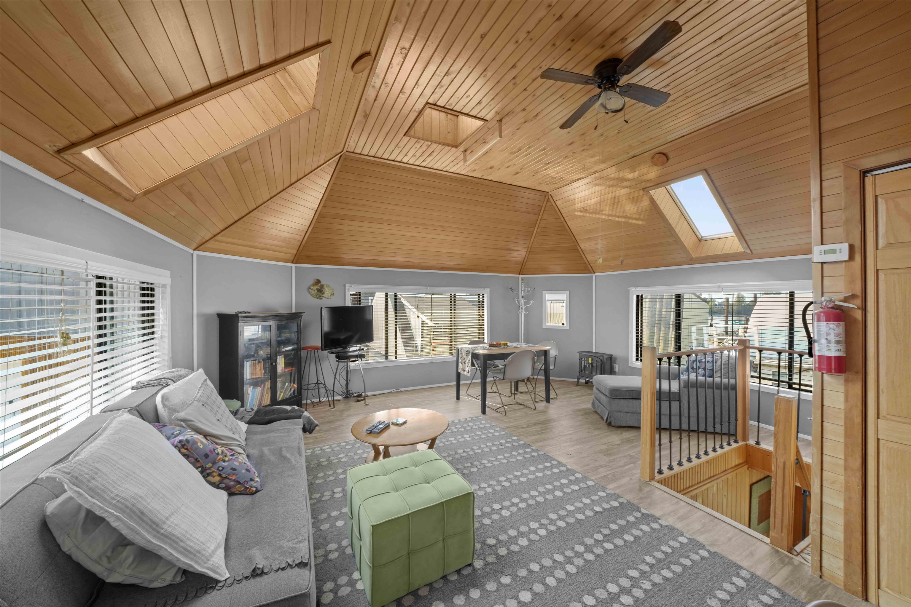 10 23000 DYKE ROAD Unit: 10