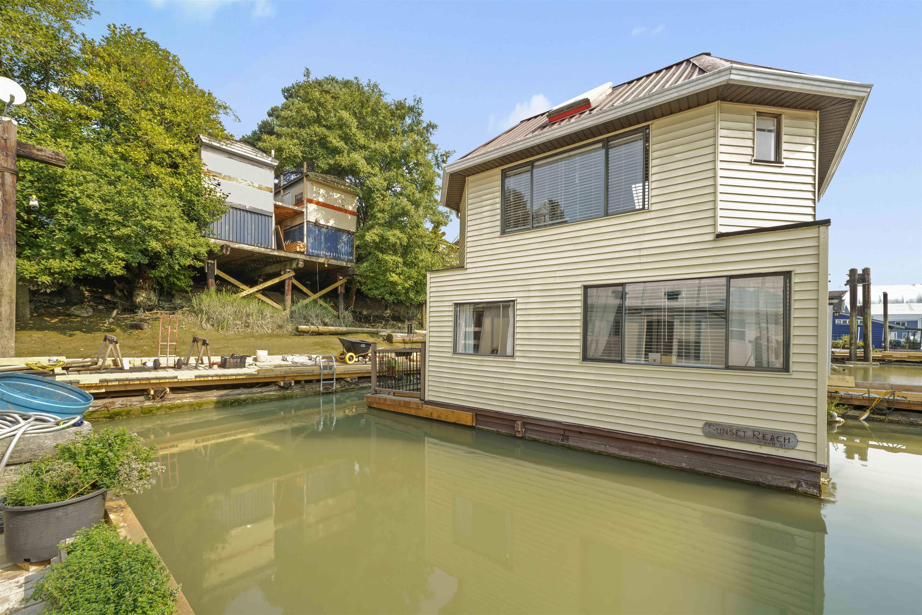 10 23000 DYKE ROAD Unit: 10