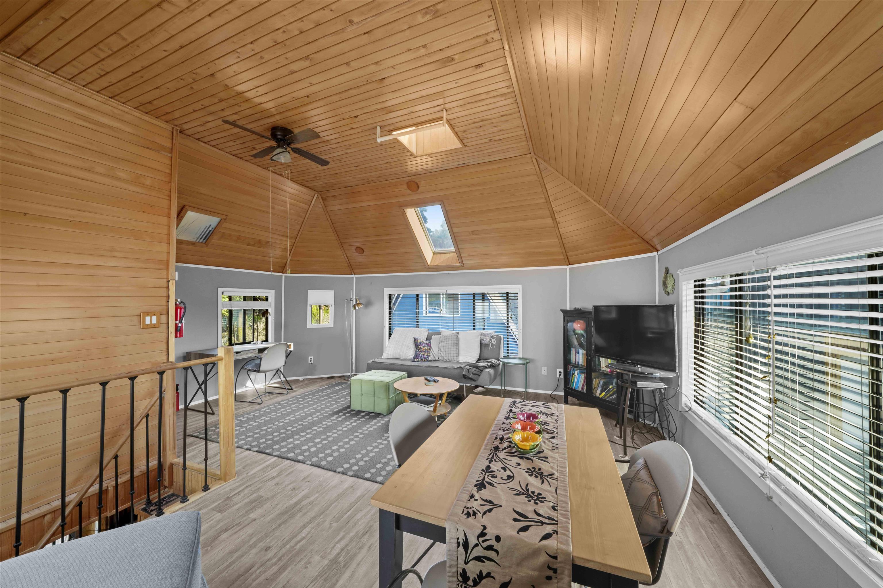 10 23000 DYKE ROAD Unit: 10
