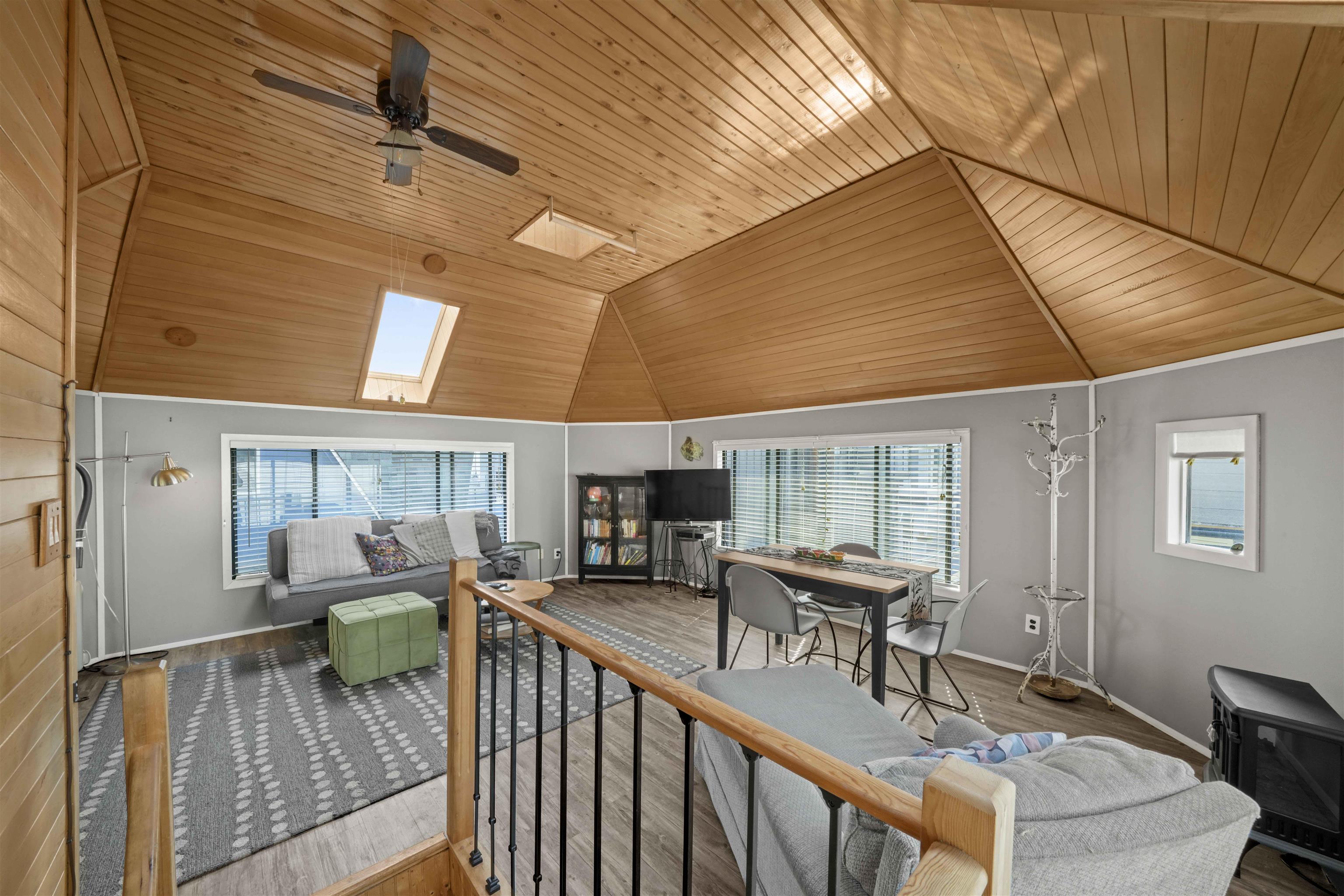 10 23000 DYKE ROAD Unit: 10