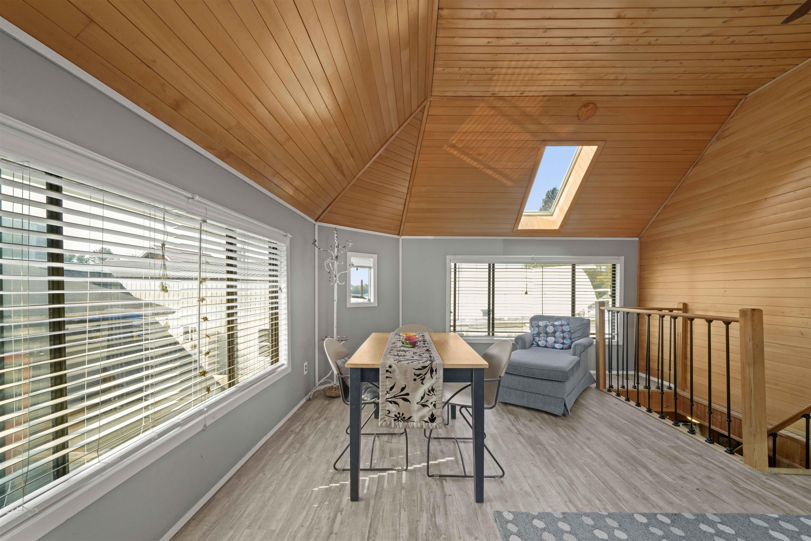 10 23000 DYKE ROAD Unit: 10