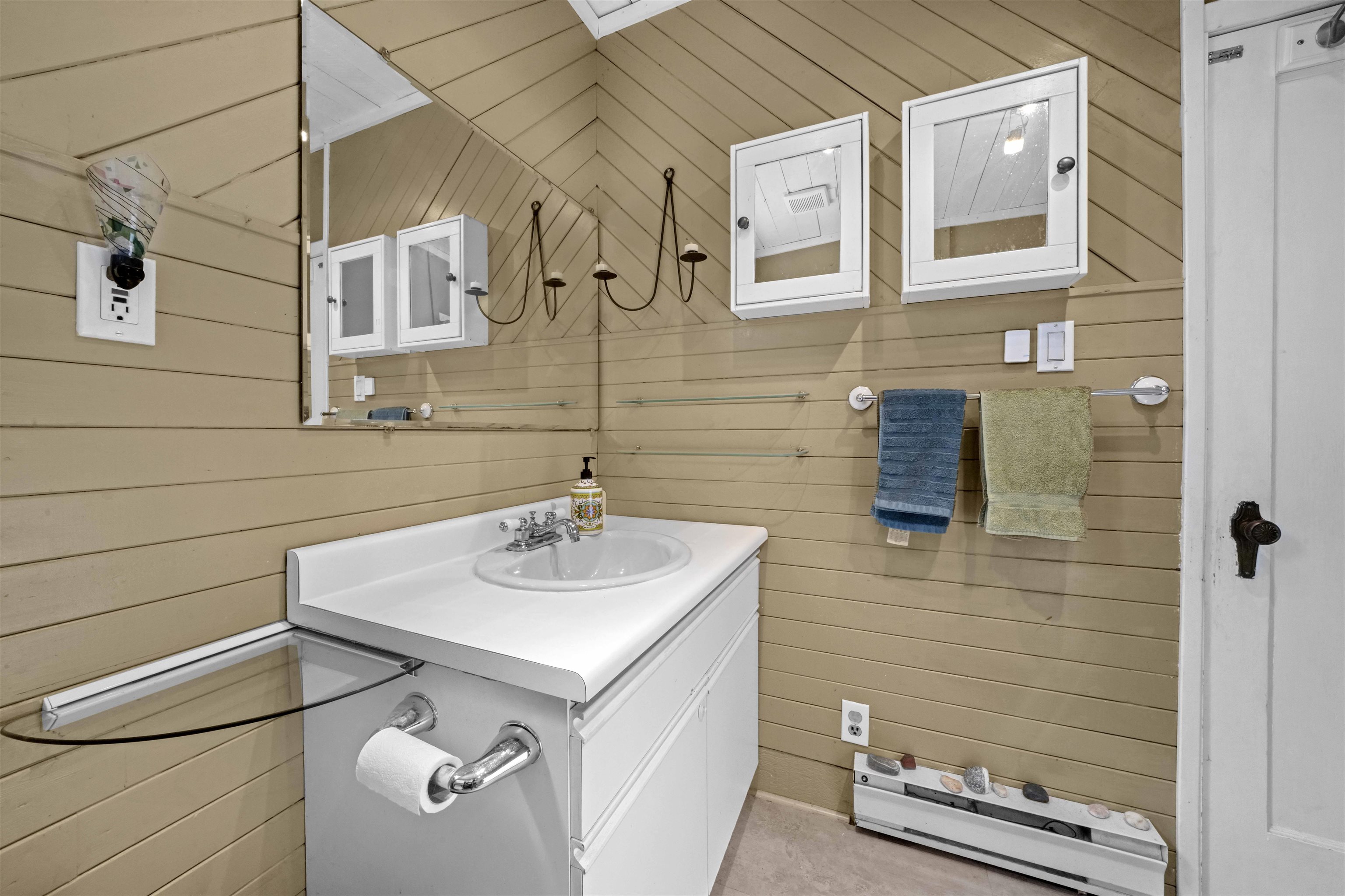 10 23000 DYKE ROAD Unit: 10