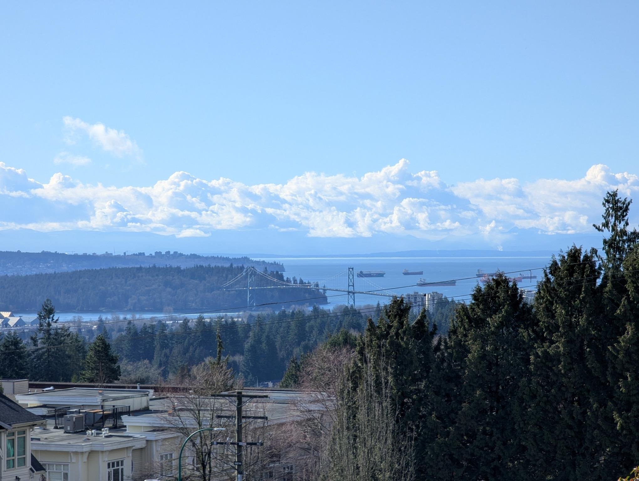 318 3080 LONSDALE AVENUE Unit: 318