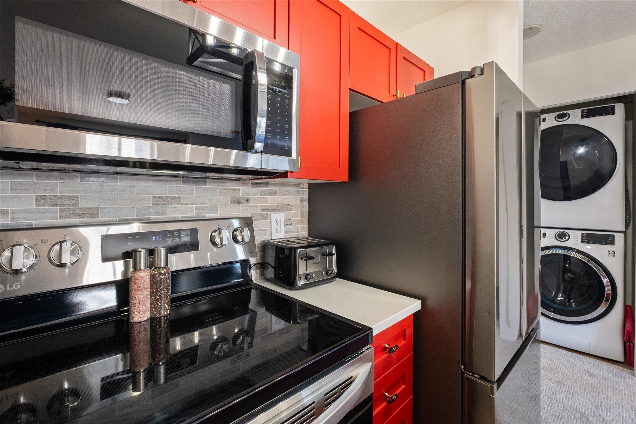 425 4314 MAIN STREET Unit: 425