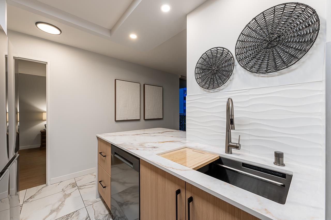 608 2004 FULLERTON AVENUE Unit: 608
