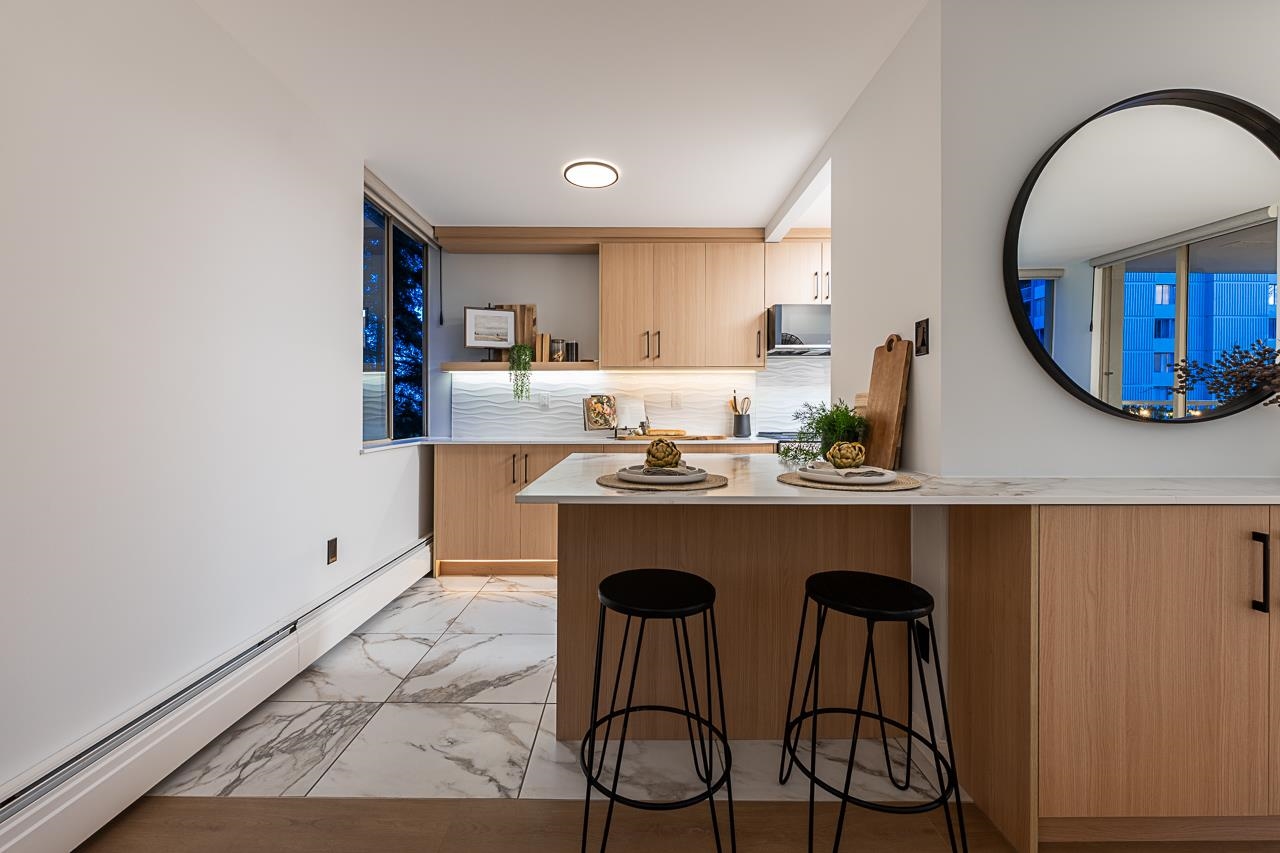 608 2004 FULLERTON AVENUE Unit: 608
