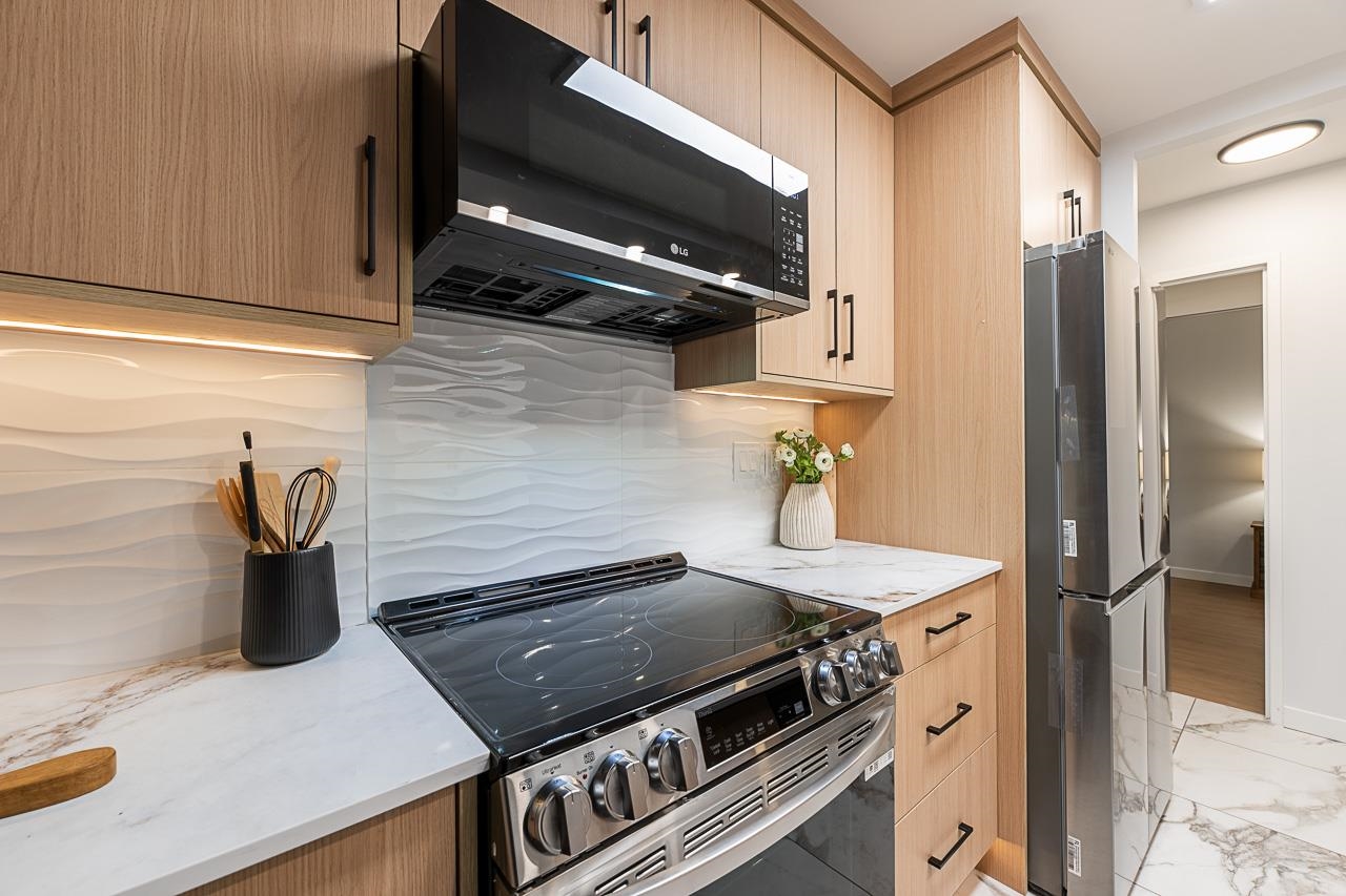 608 2004 FULLERTON AVENUE Unit: 608