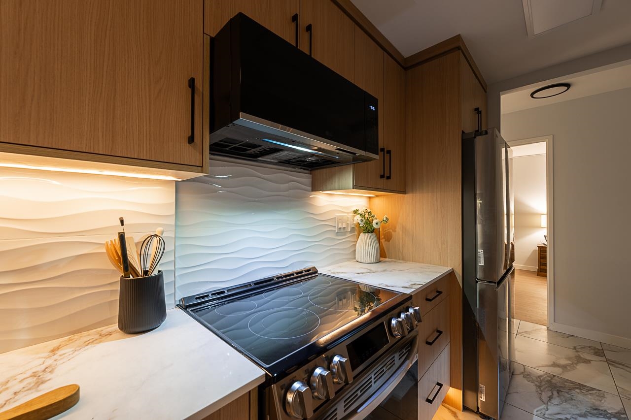 608 2004 FULLERTON AVENUE Unit: 608