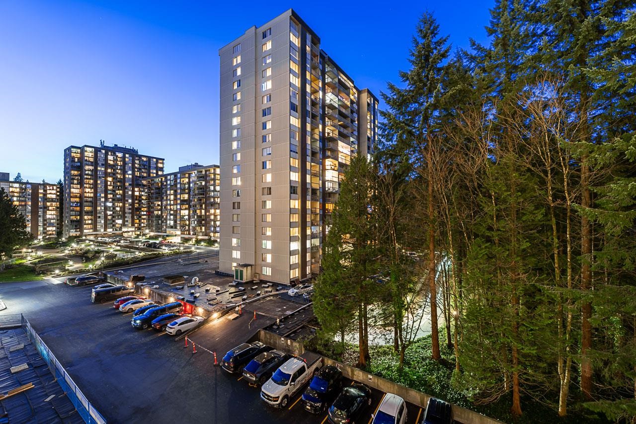 608 2004 FULLERTON AVENUE Unit: 608