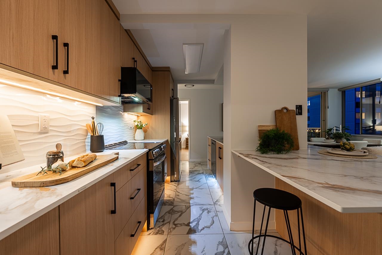 608 2004 FULLERTON AVENUE Unit: 608