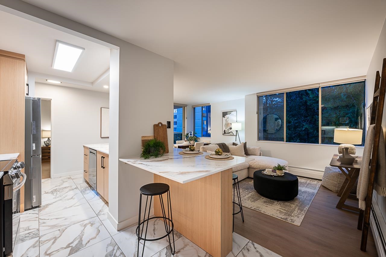 608 2004 FULLERTON AVENUE Unit: 608