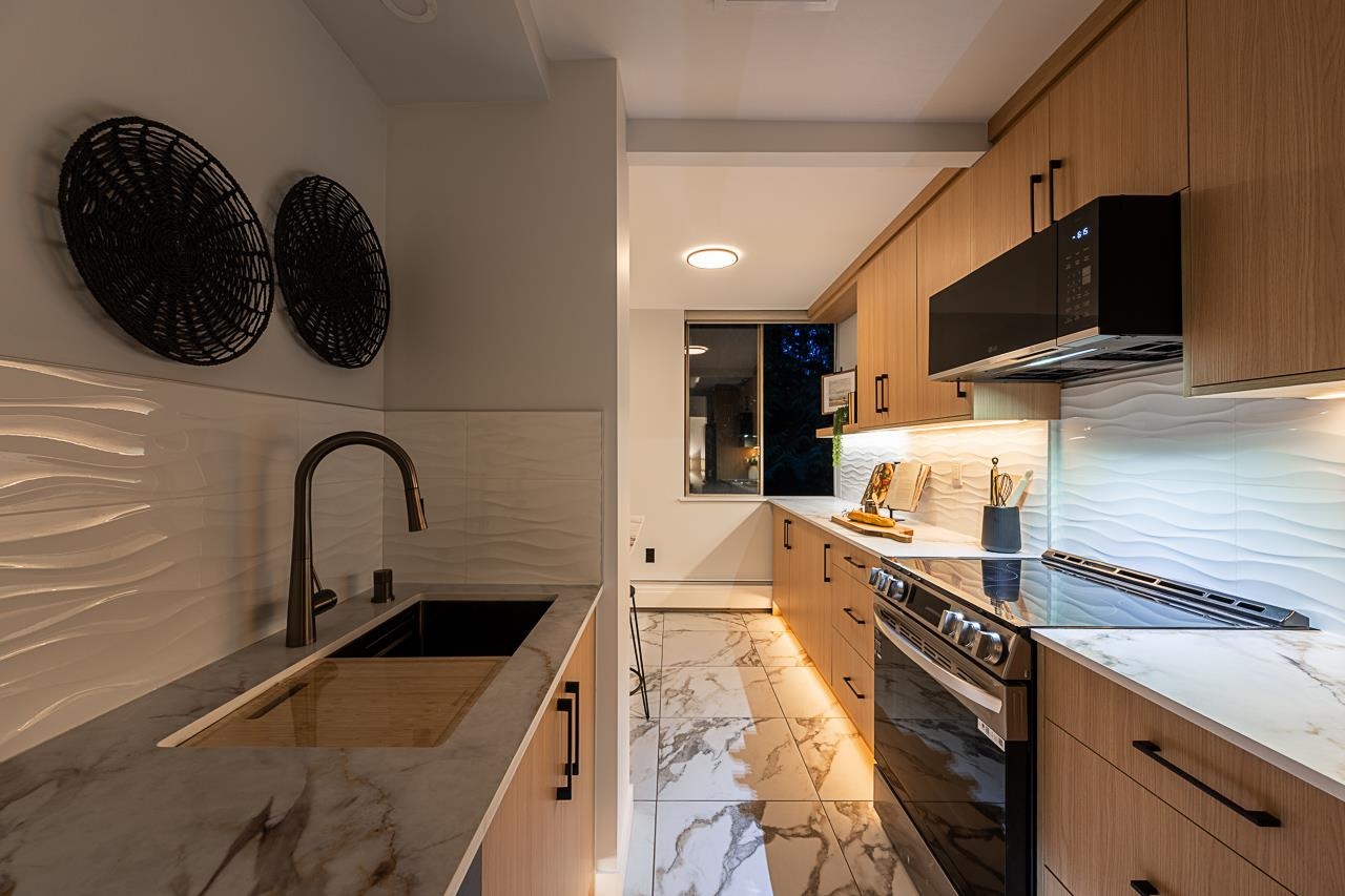 608 2004 FULLERTON AVENUE Unit: 608
