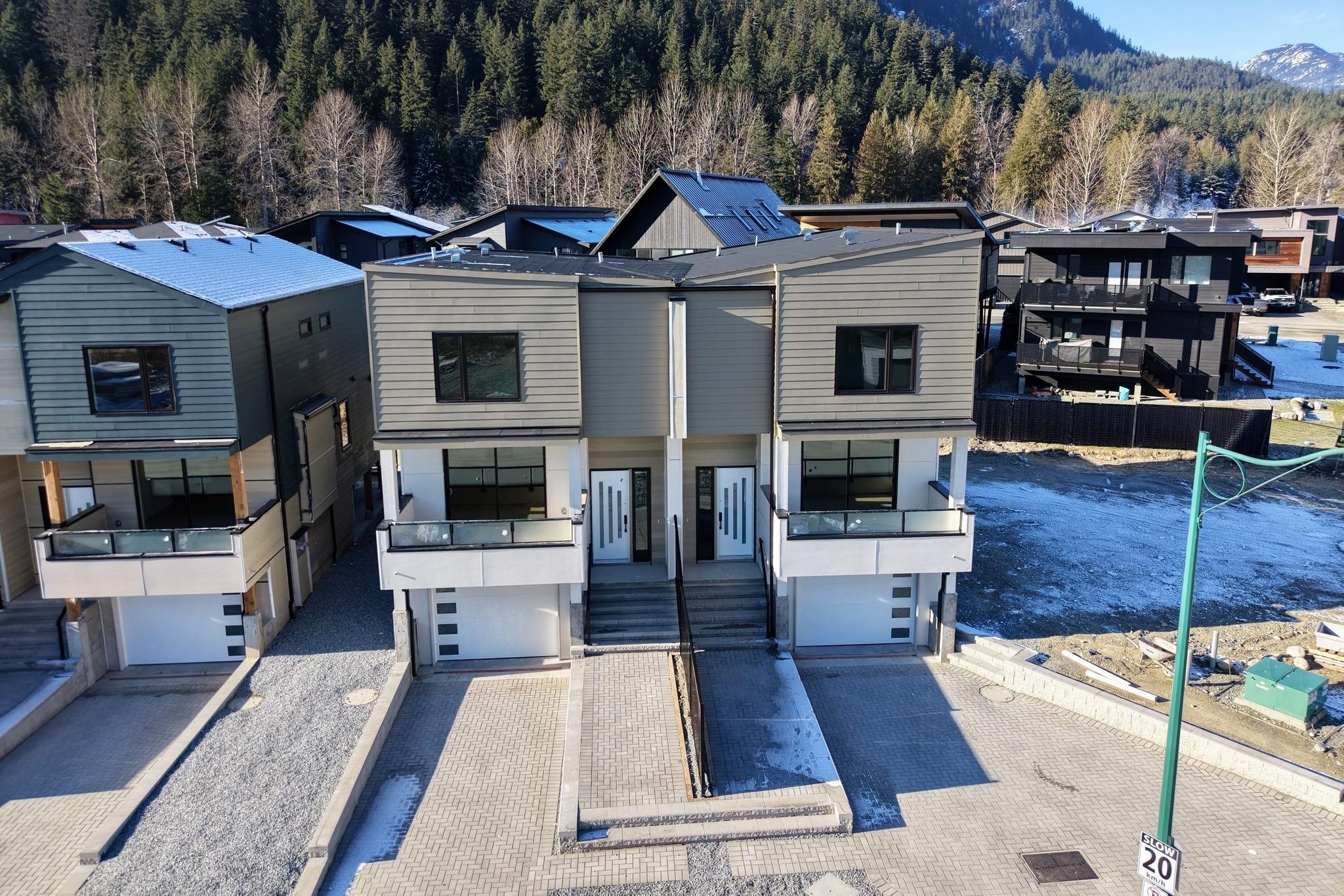 1002 PHARE CRESCENT