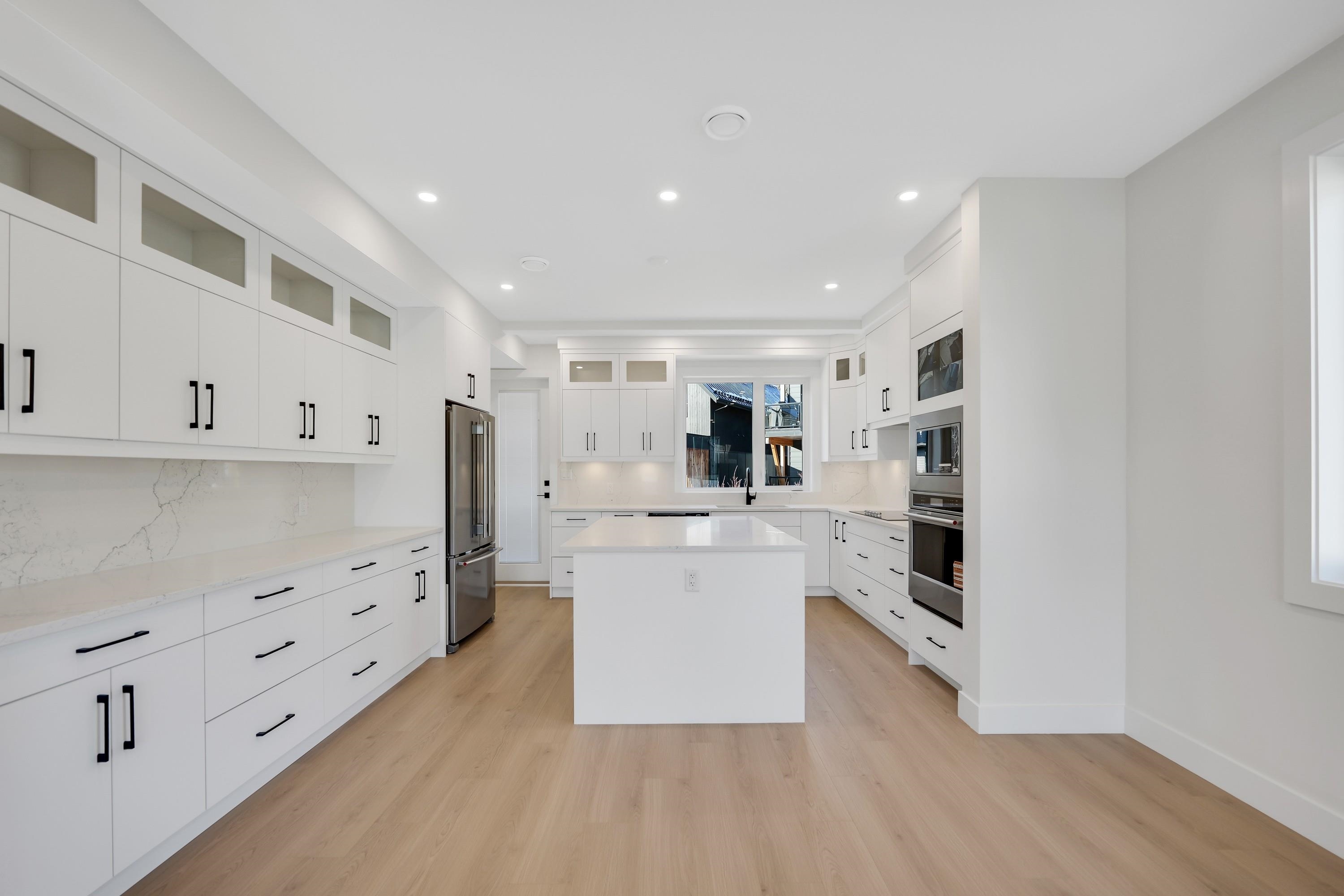 1002 PHARE CRESCENT