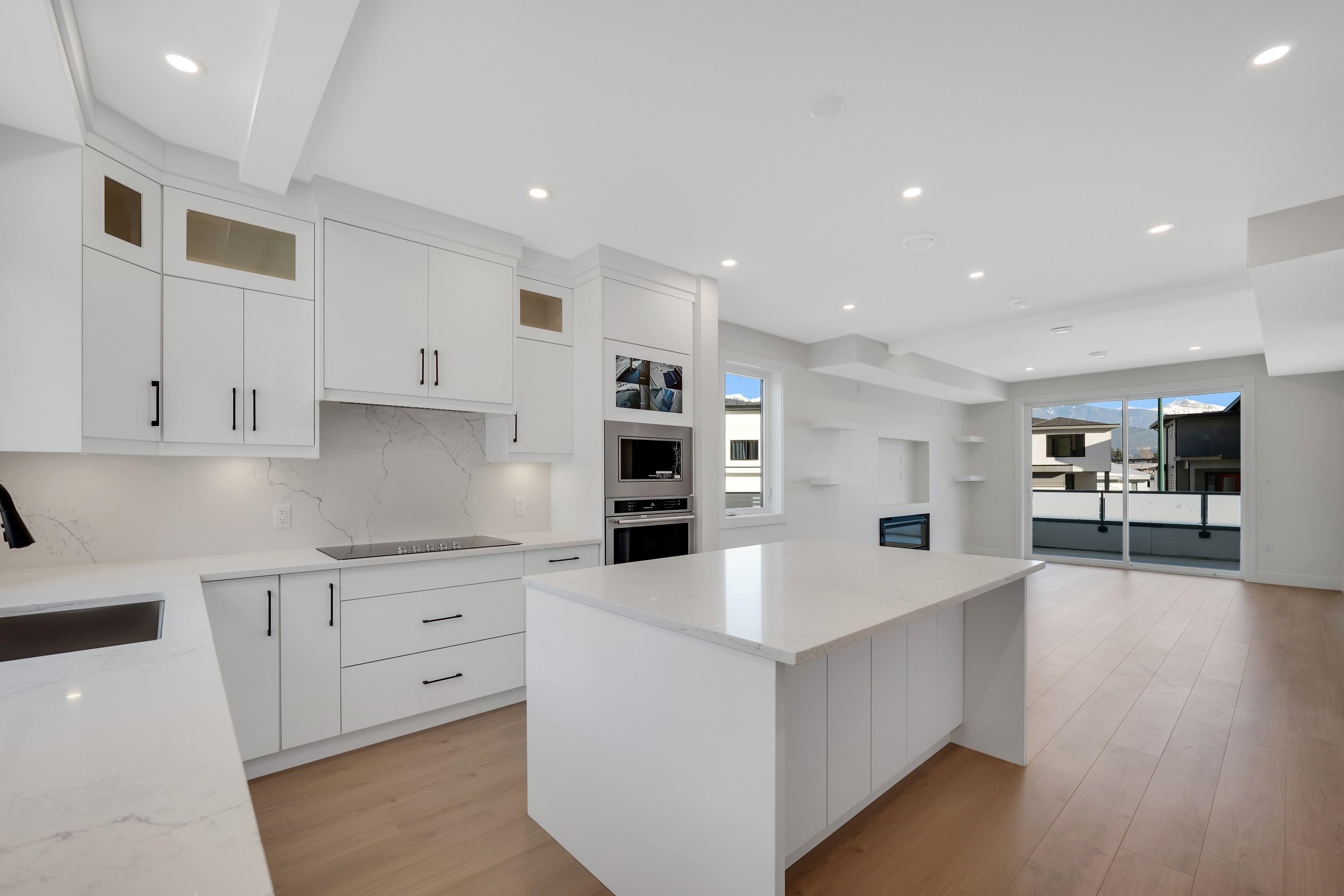 1002 PHARE CRESCENT