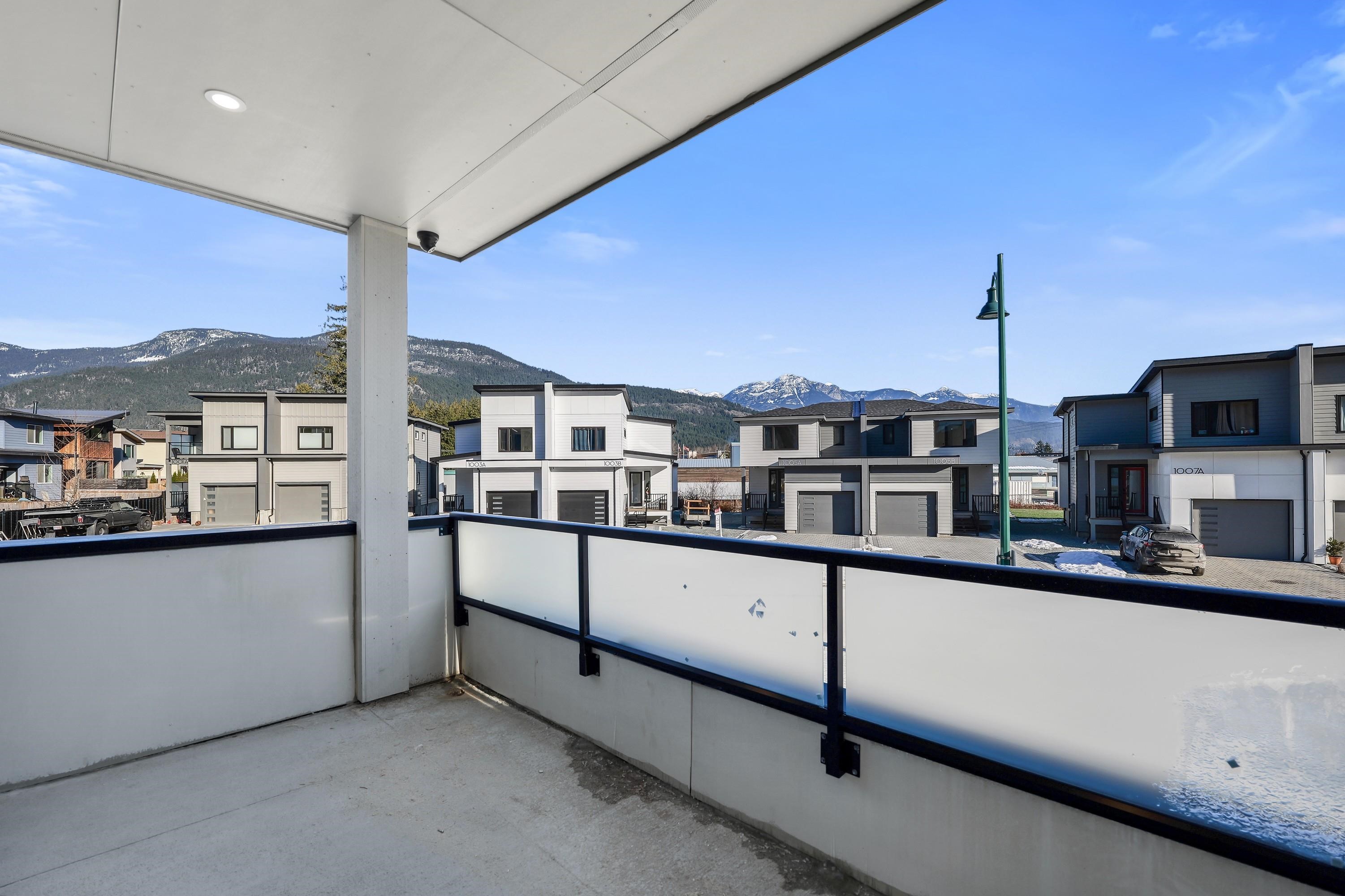 1002 PHARE CRESCENT