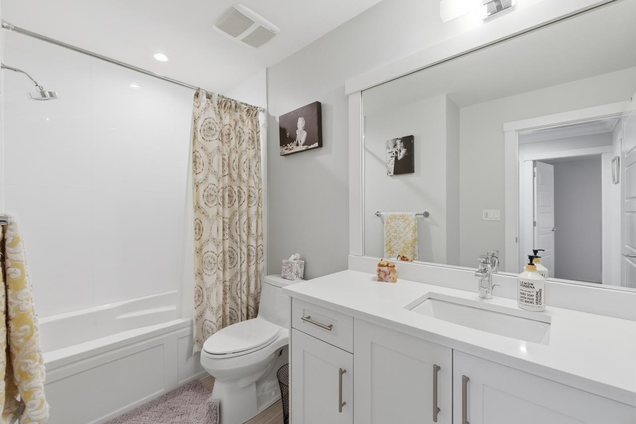 8 2687 158 STREET Unit: 8