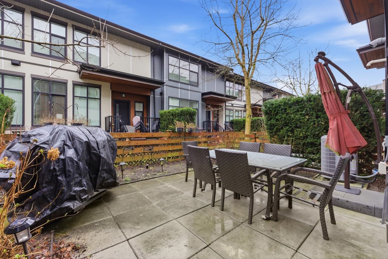 8 2687 158 STREET Unit: 8