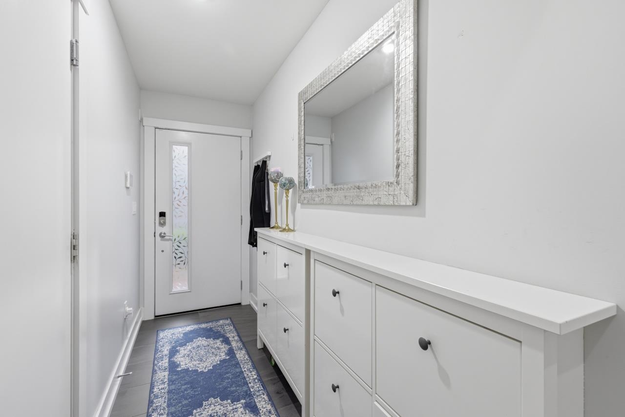 8 2687 158 STREET Unit: 8