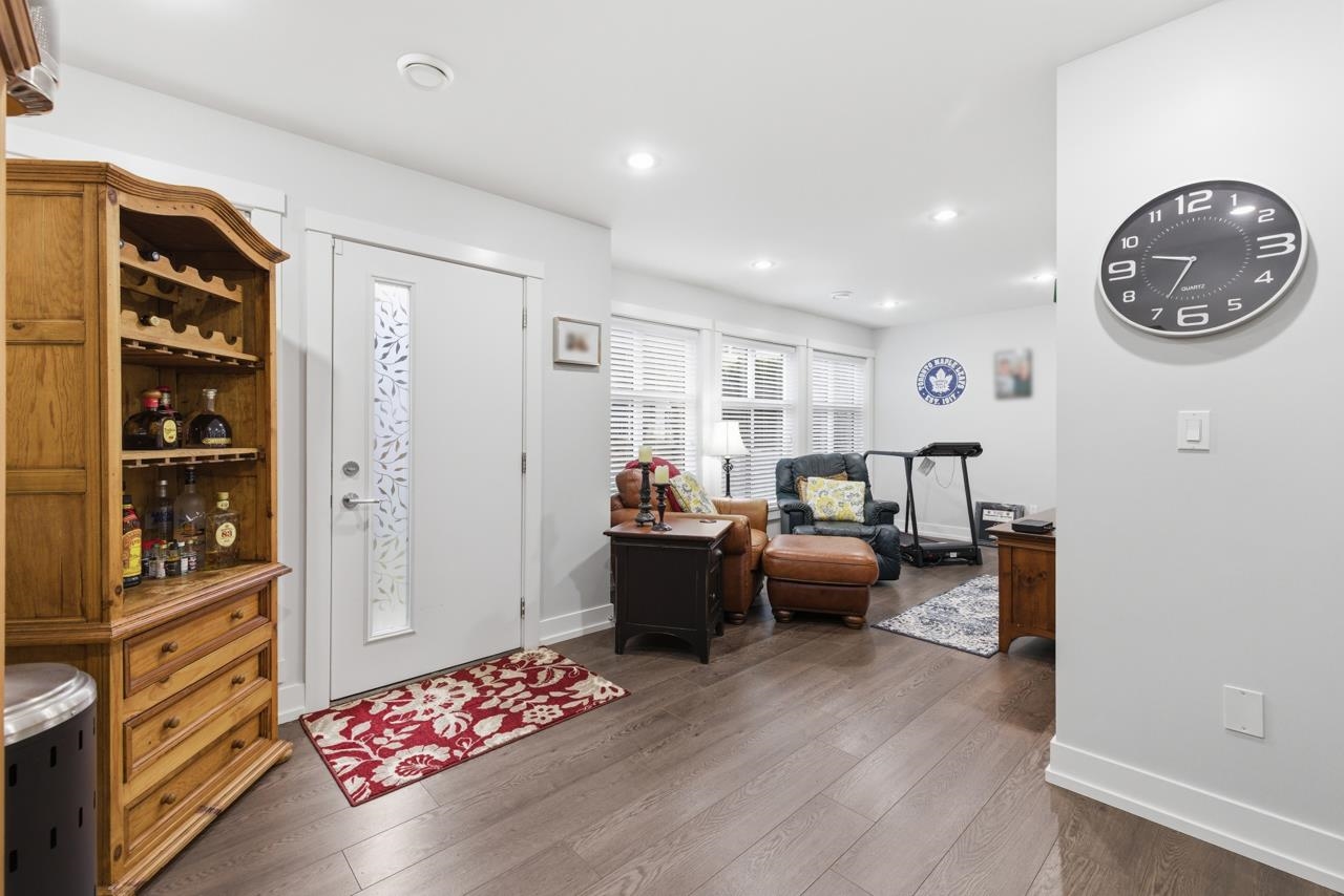 8 2687 158 STREET Unit: 8