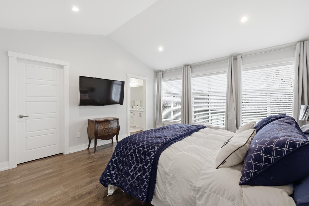 8 2687 158 STREET Unit: 8