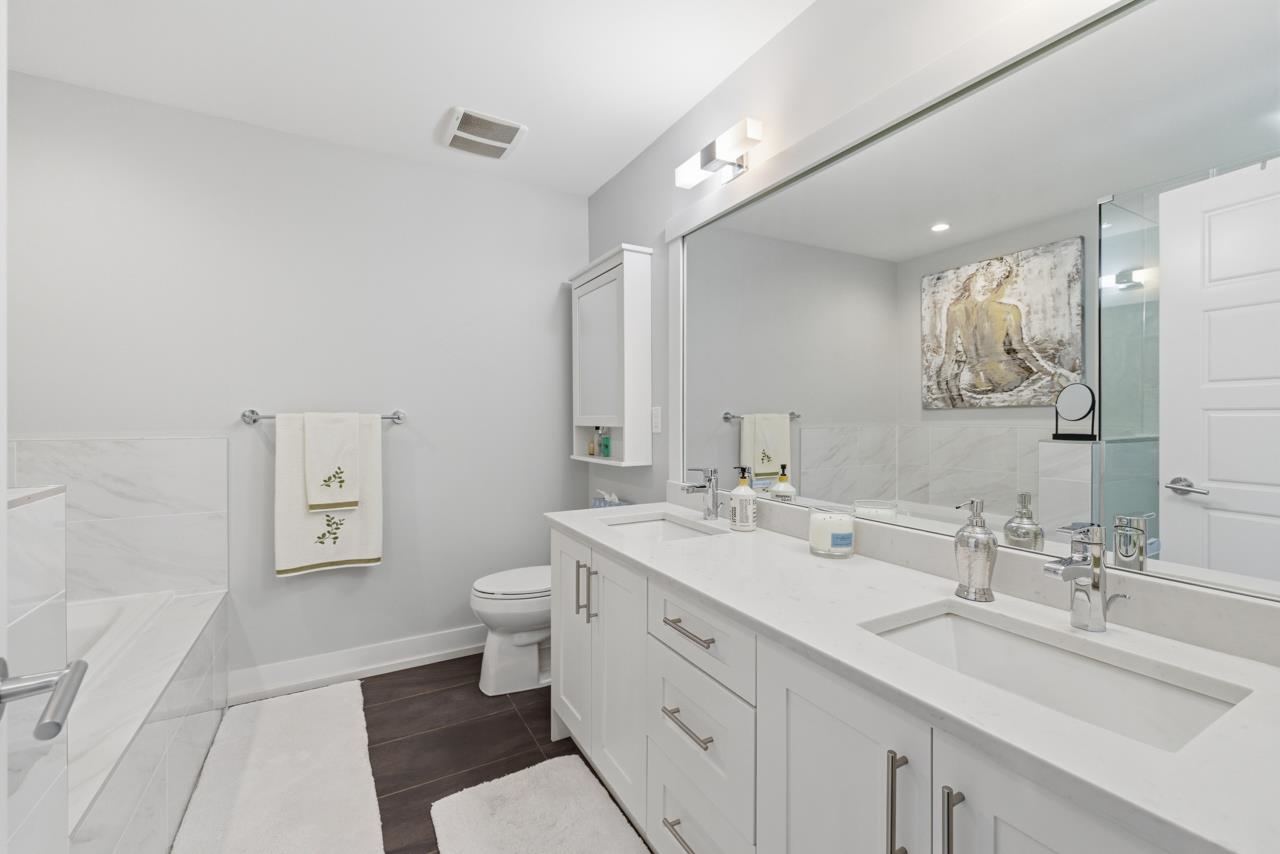 8 2687 158 STREET Unit: 8