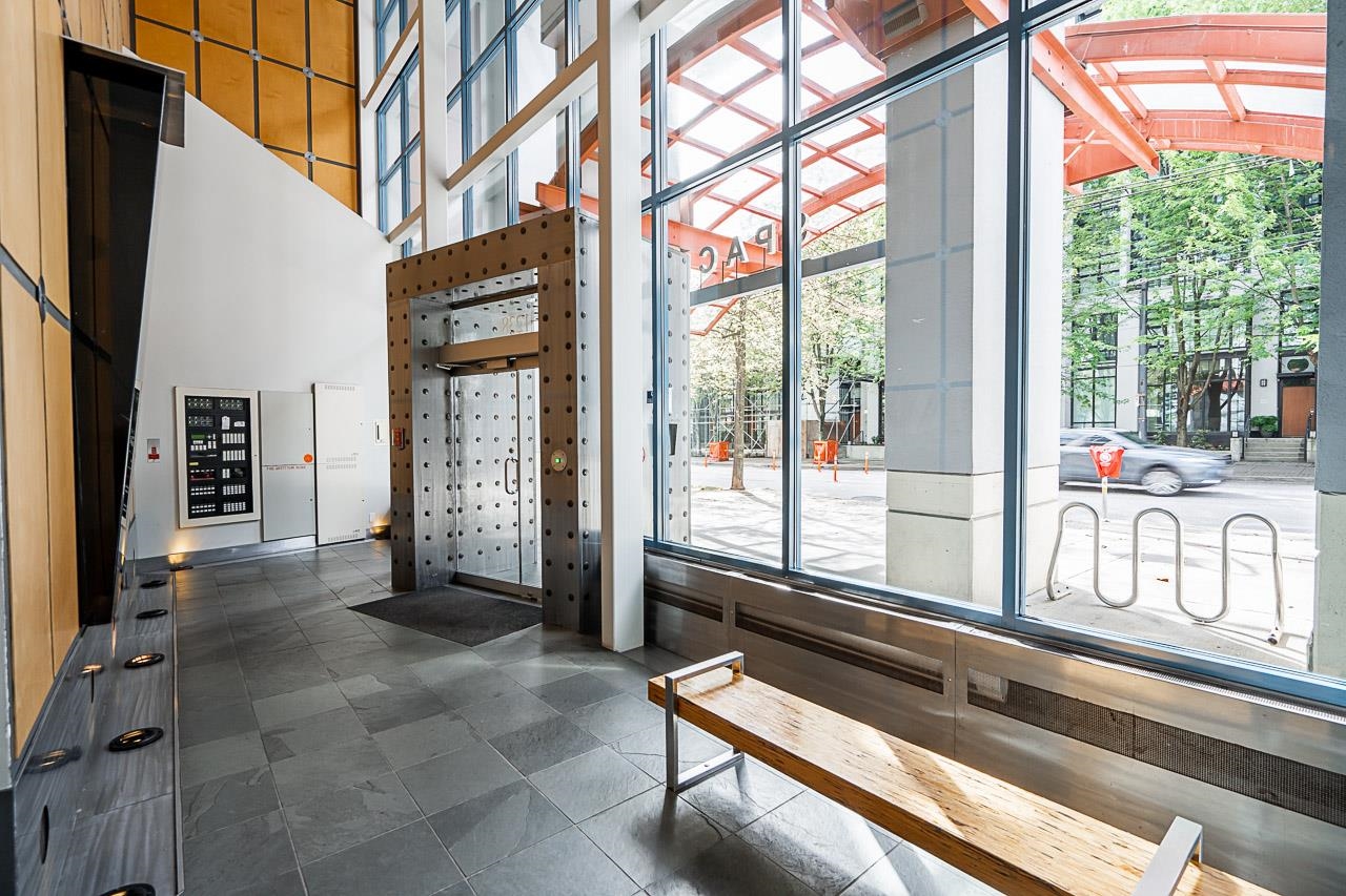 212 1238 SEYMOUR STREET Unit: 212