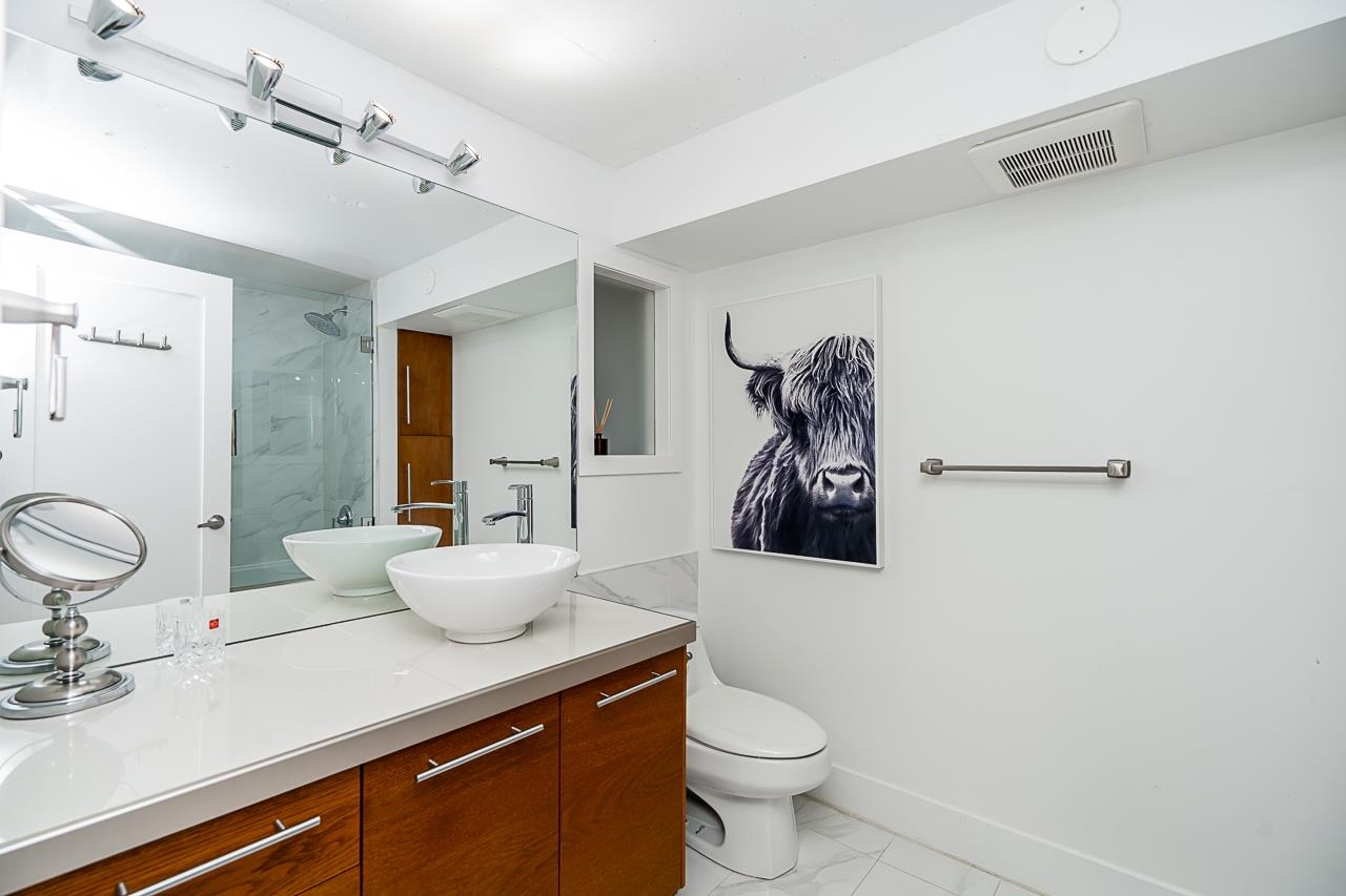 212 1238 SEYMOUR STREET Unit: 212