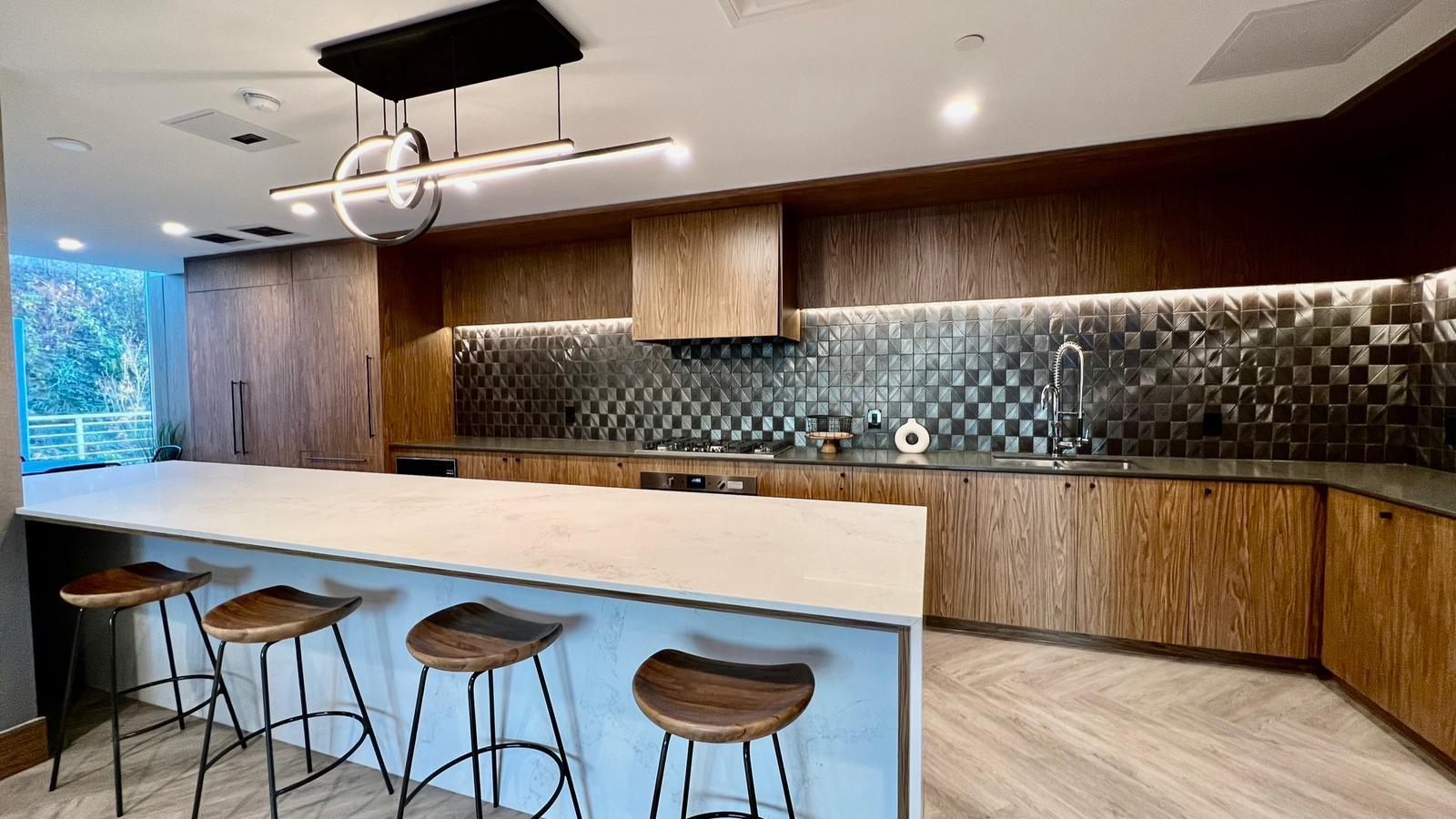 1805 305 MORRISSEY ROAD Unit: 1805