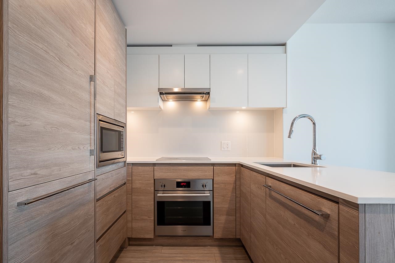 302 13615 FRASER HIGHWAY Unit: 302