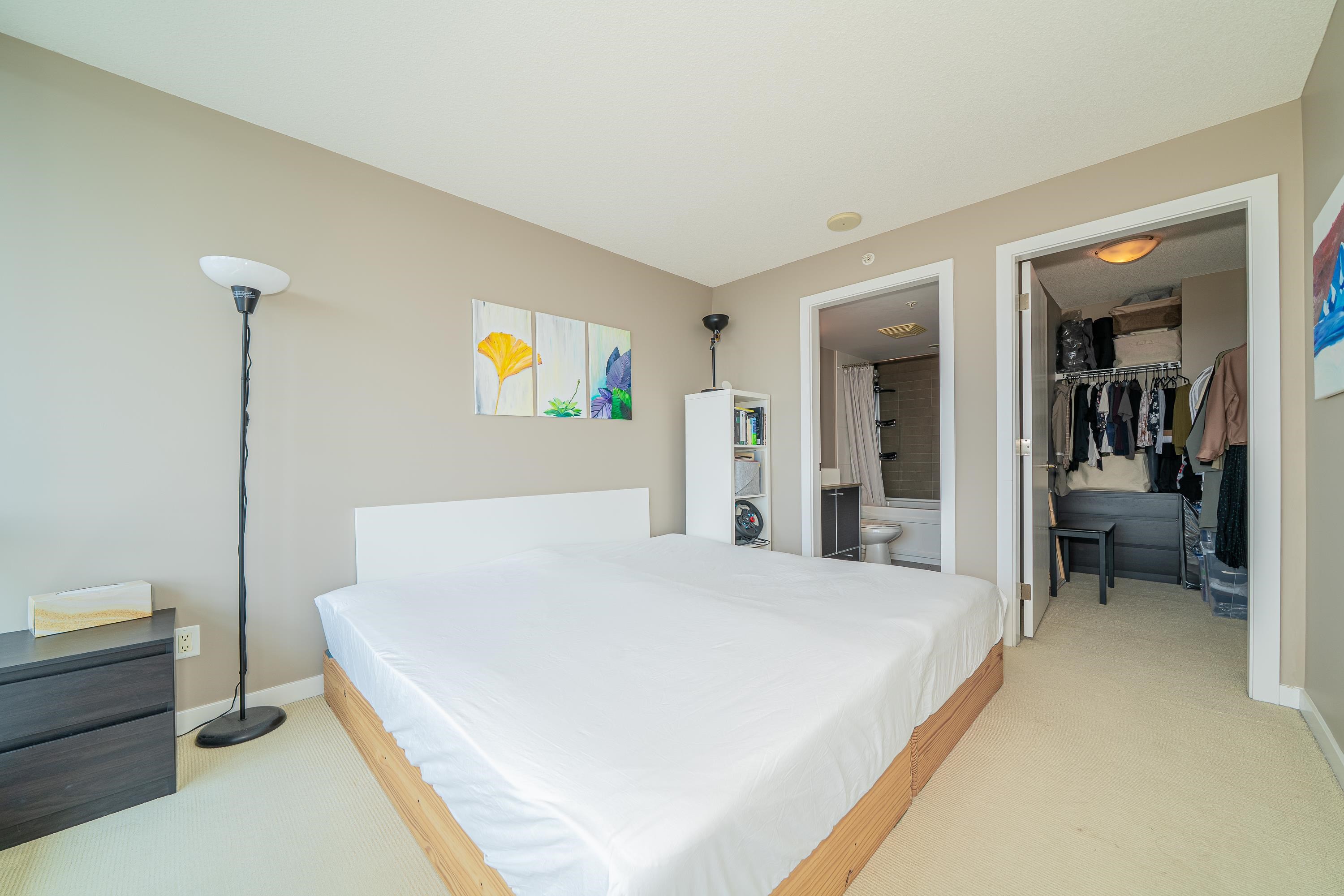 3607 9981 WHALLEY BOULEVARD Unit: 3607