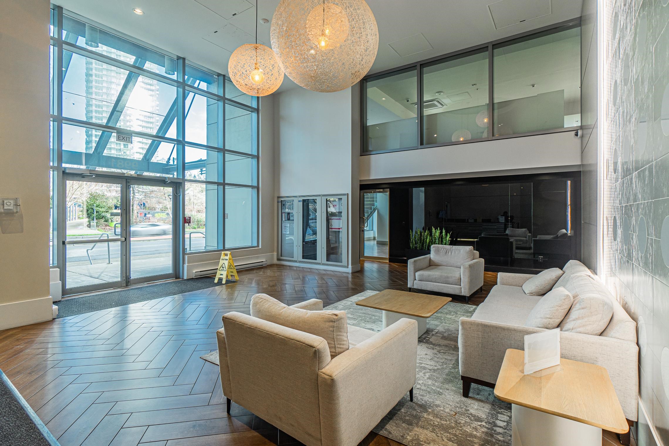 3607 9981 WHALLEY BOULEVARD Unit: 3607