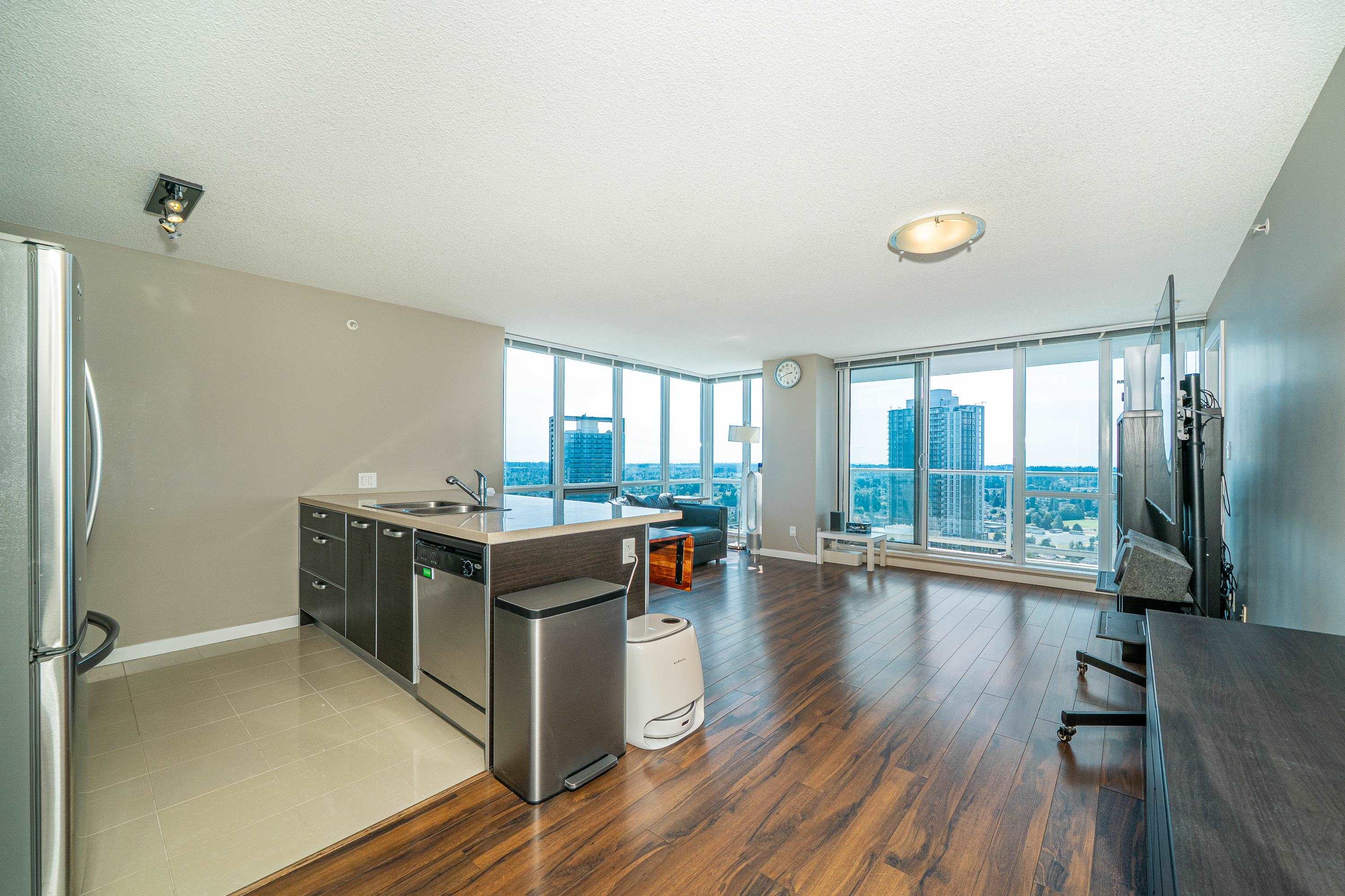 3607 9981 WHALLEY BOULEVARD Unit: 3607
