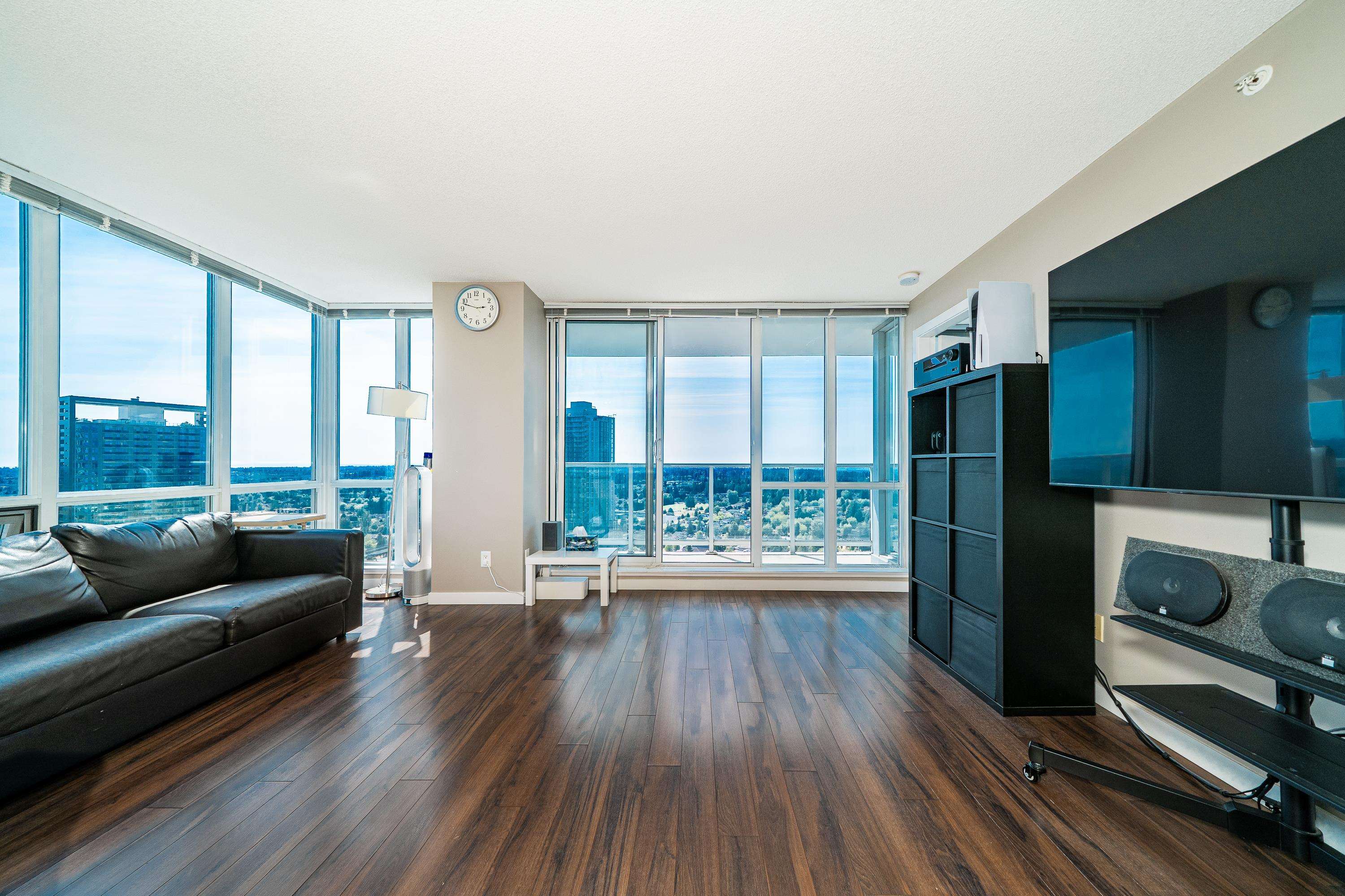 3607 9981 WHALLEY BOULEVARD Unit: 3607